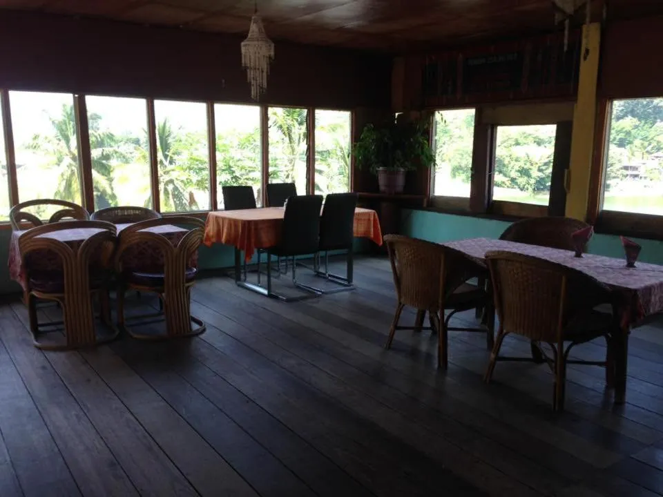 Restaurant/places to eat in Aman's Guesthouse