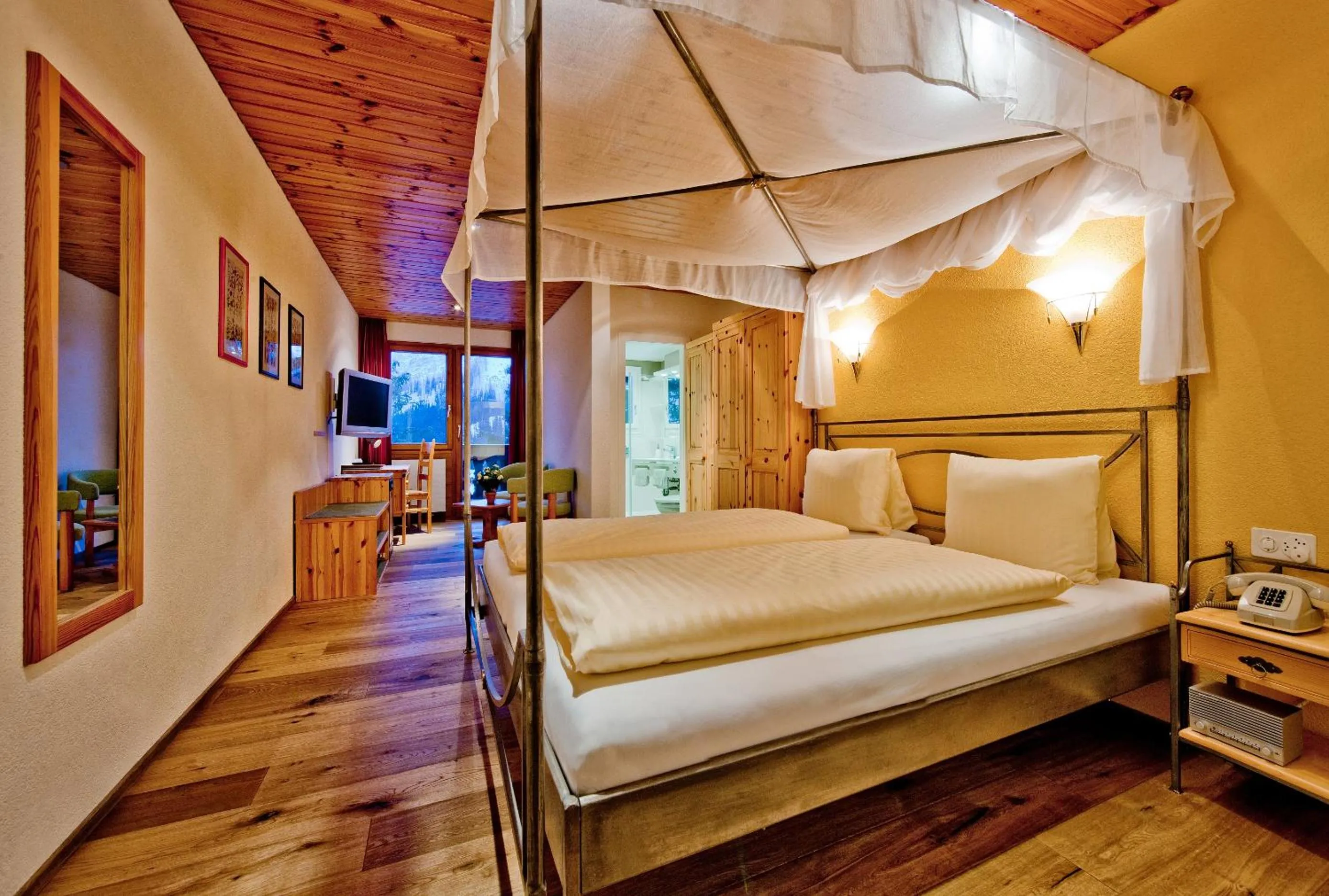 Bed in Hotel Astoria