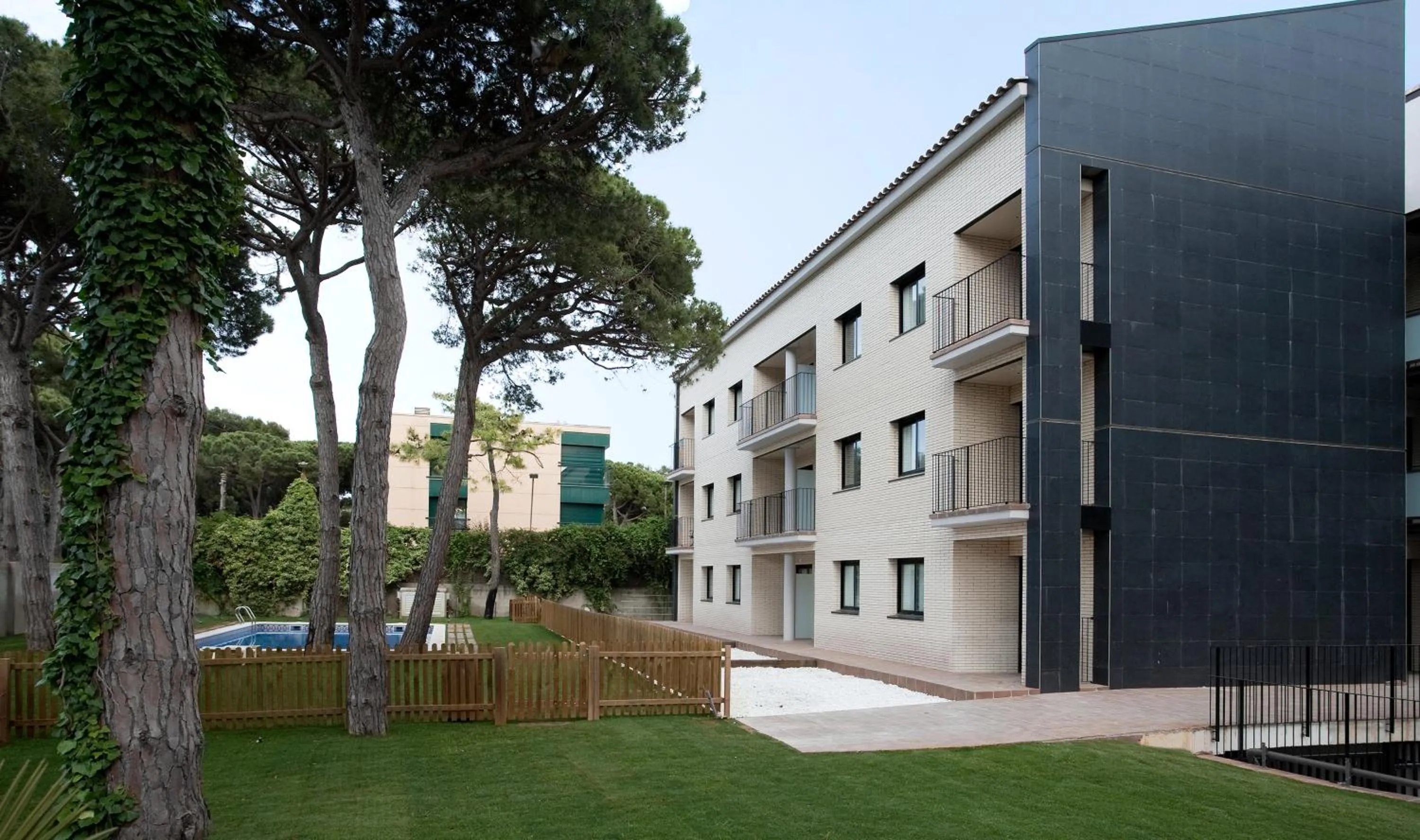 Facade/entrance in SG Marina 54 Apartments