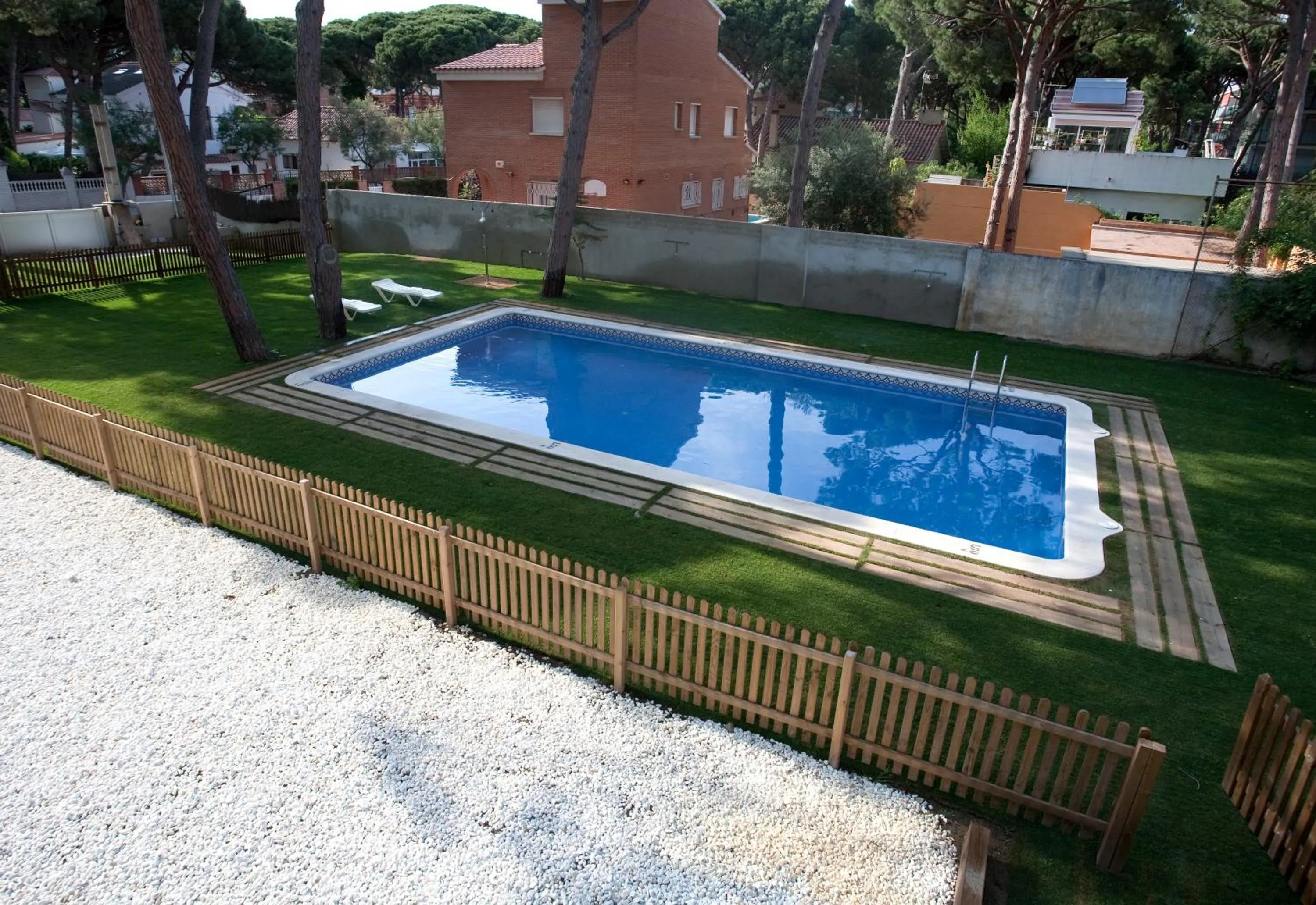 Swimming pool in SG Marina 54 Apartments