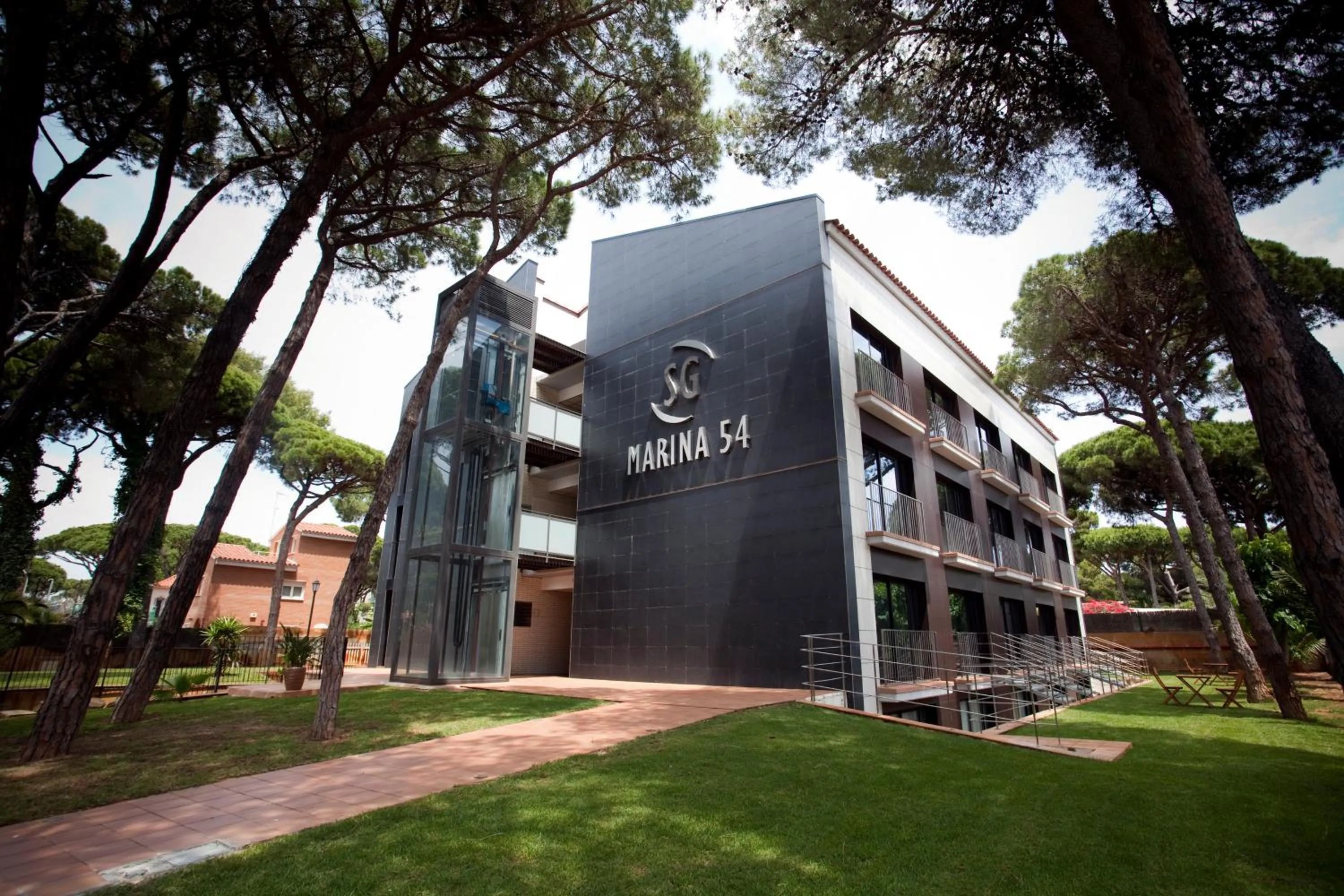 Facade/entrance in SG Marina 54 Apartments