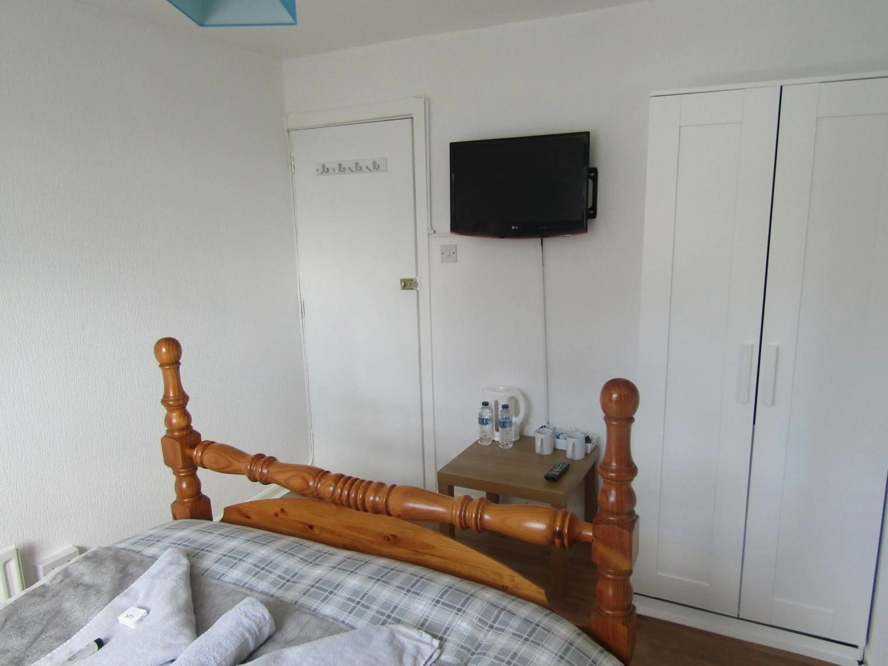 Coffee/tea facilities, Bed in Alderley Hotel Blackpool