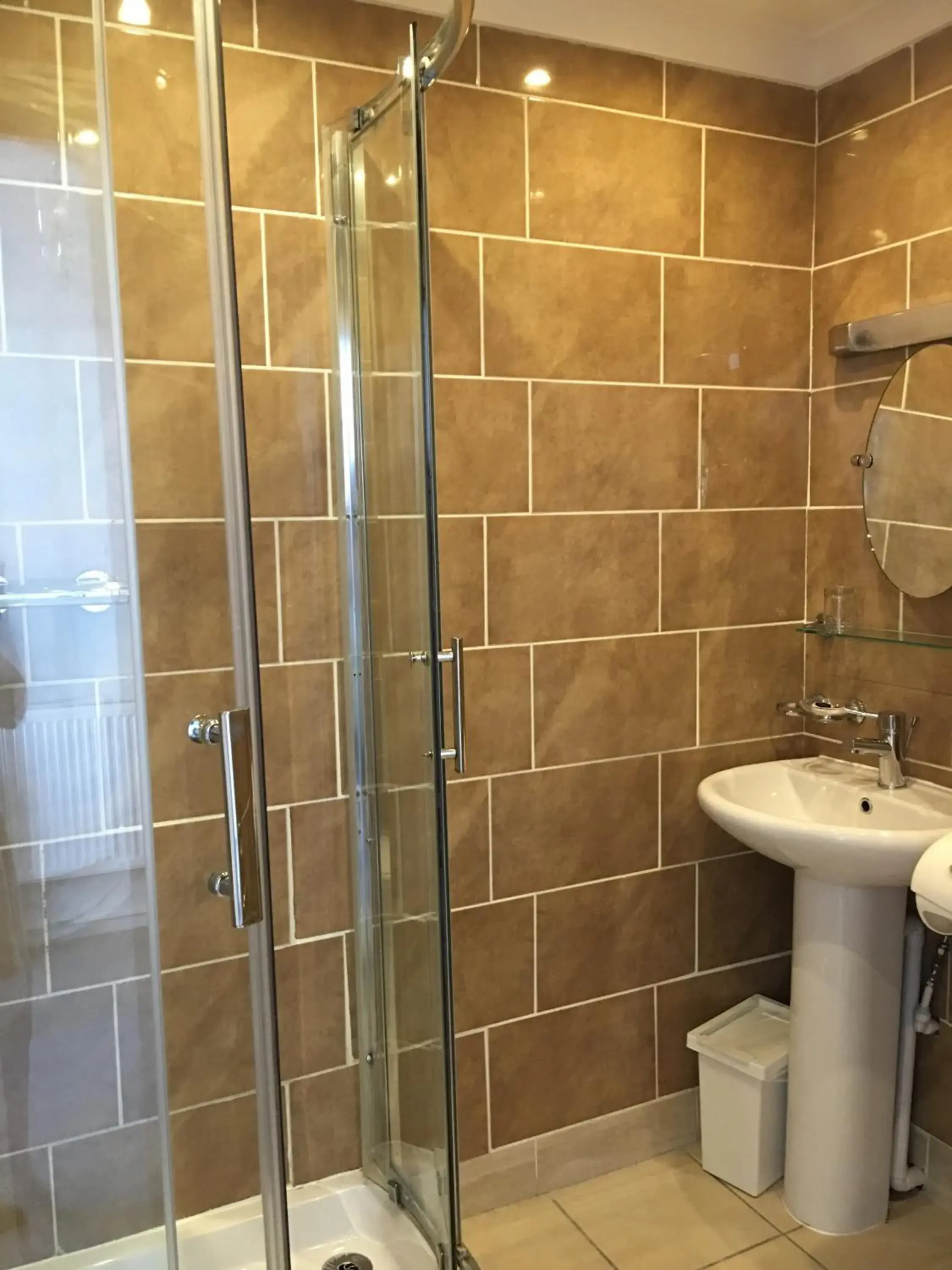 Bathroom in The Lansdowne Bathroom in The Lansdowne