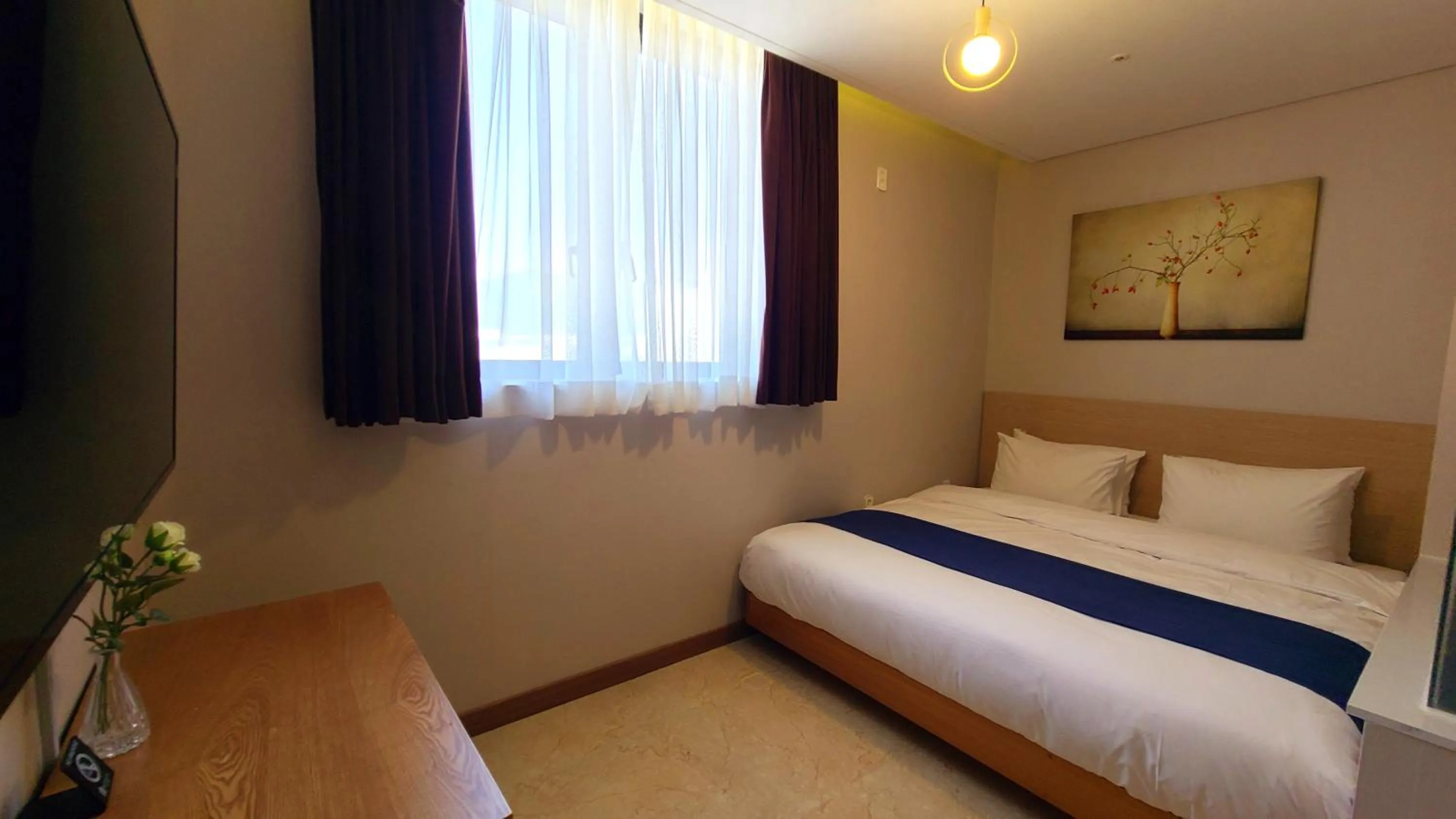 Bedroom, Bed in Benikea Hotel Yangsan