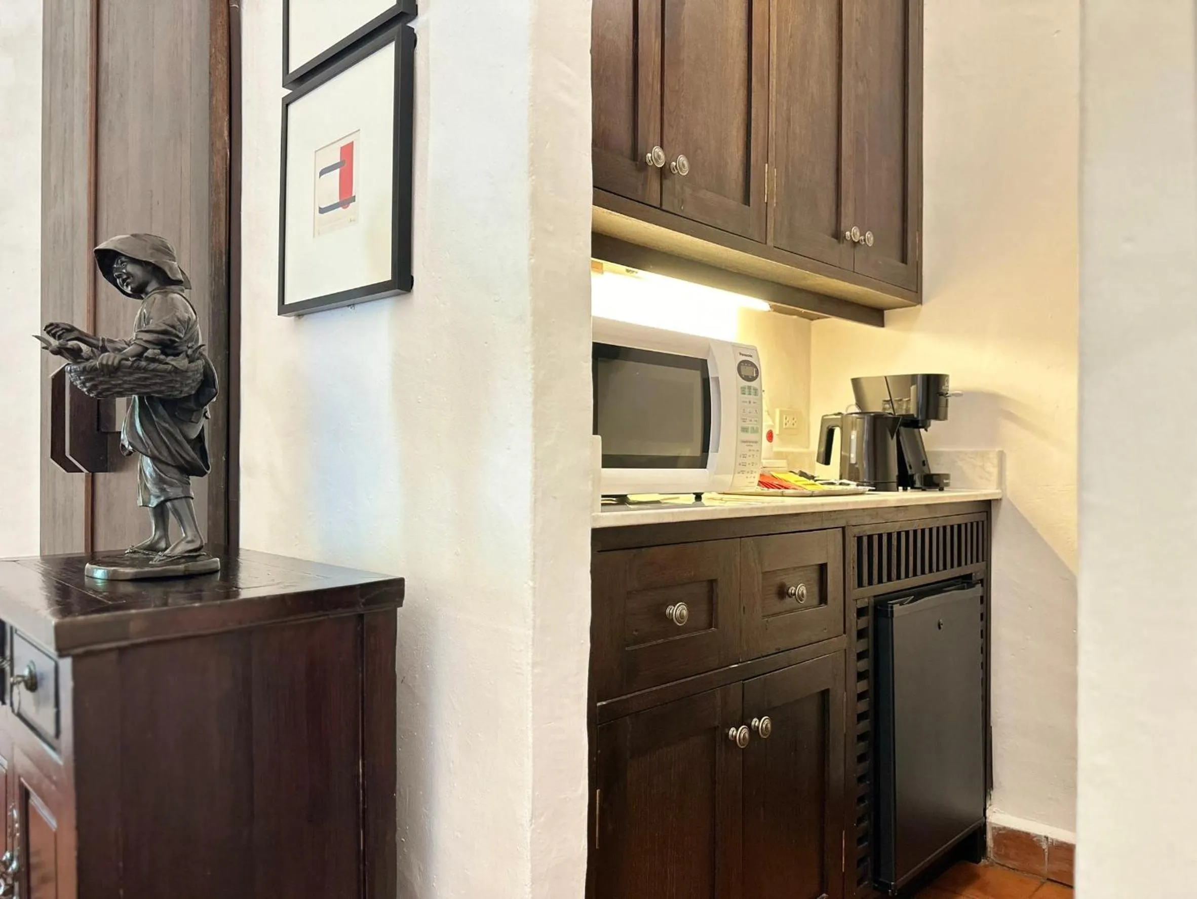 room service in Rachamankha Hotel