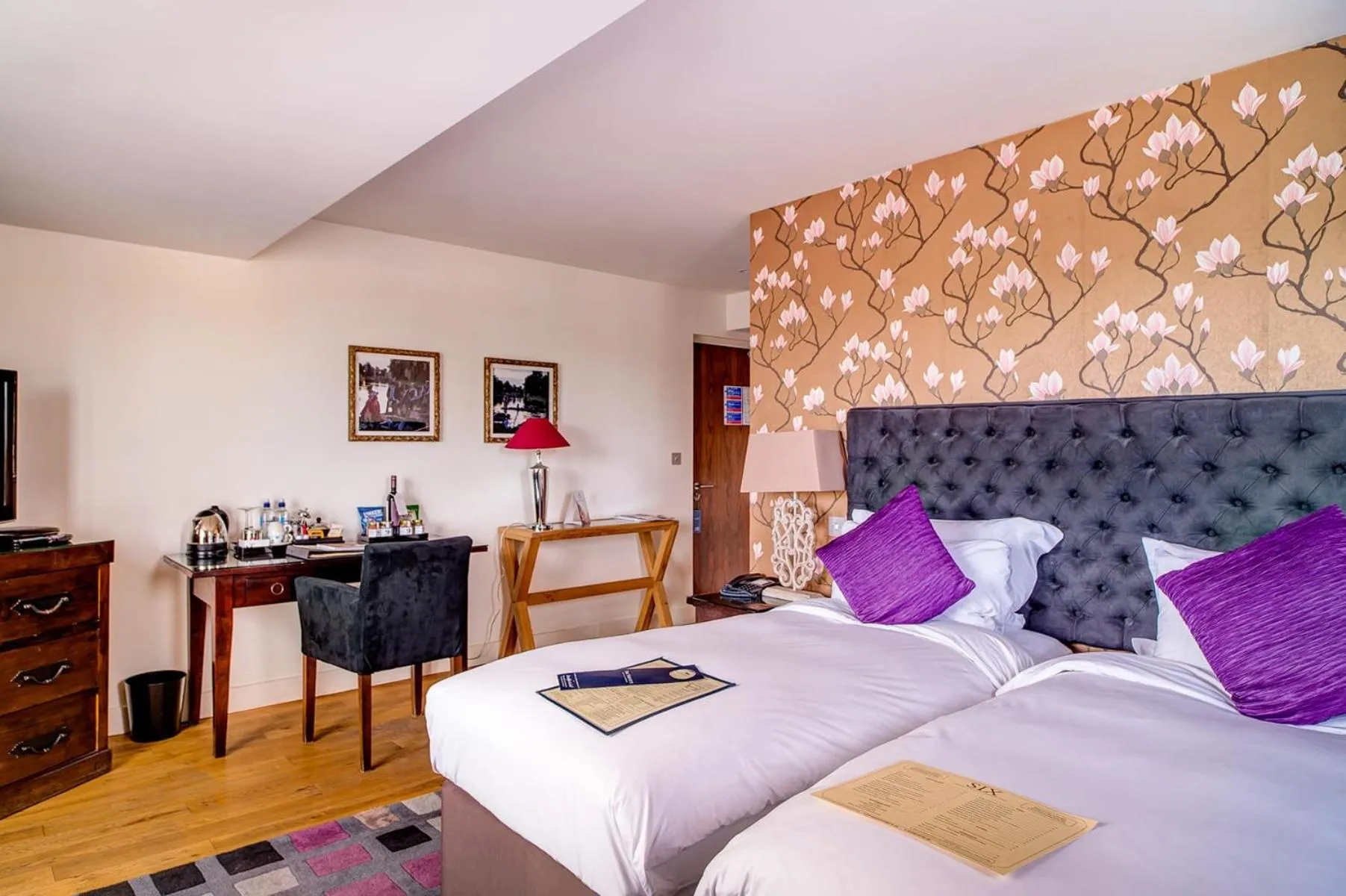 Bed in The Varsity Hotel & Spa