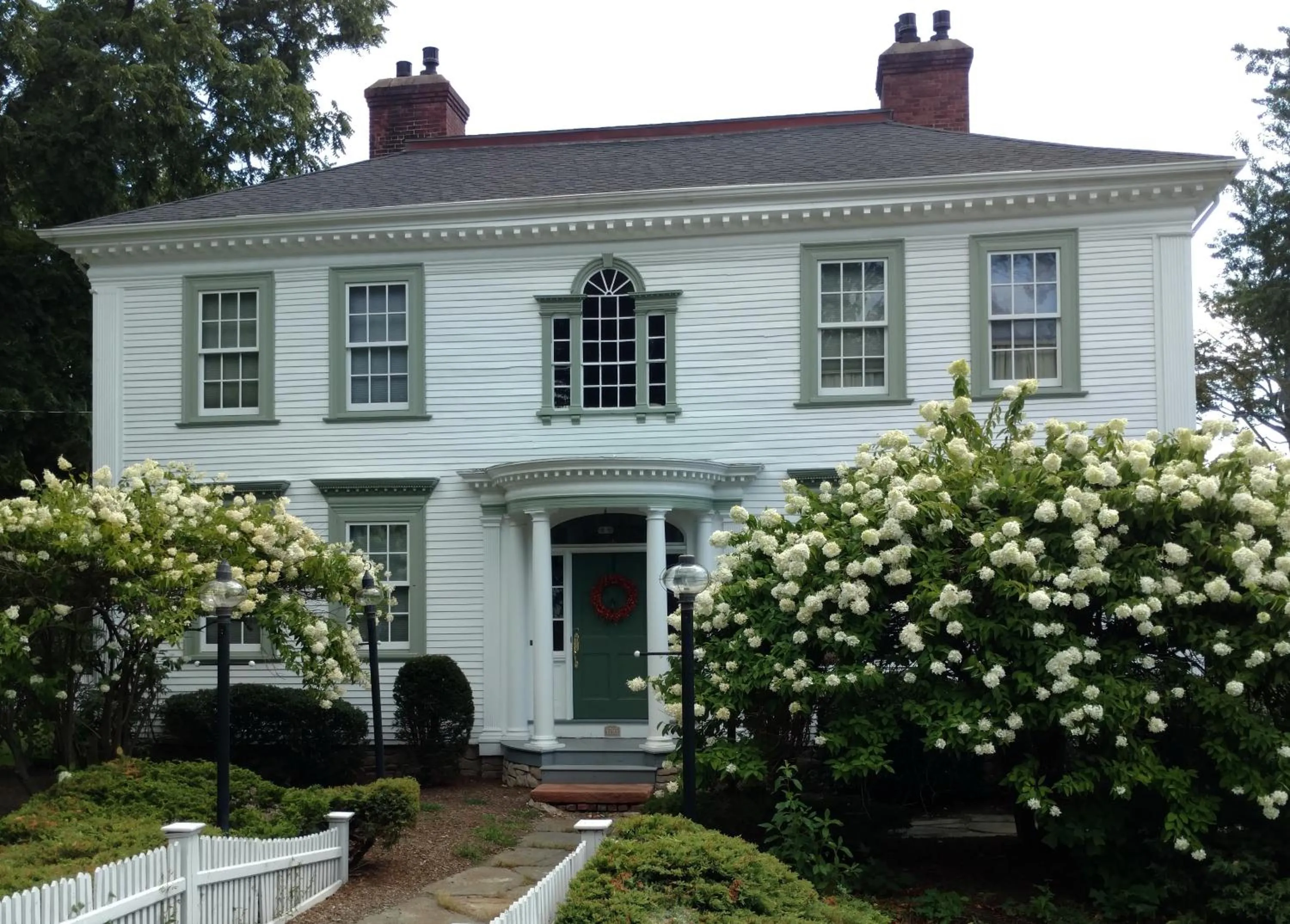 Facade/entrance in Daniel Stebbins B and B