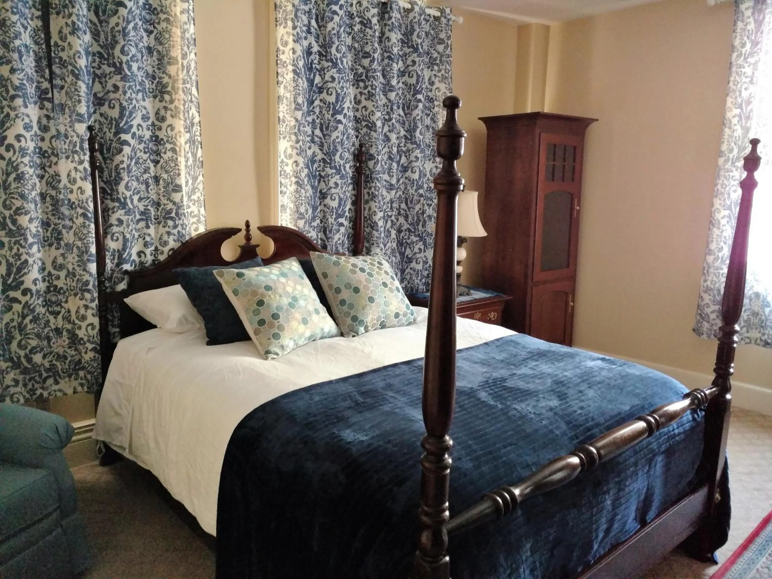 Bed in Daniel Stebbins B and B