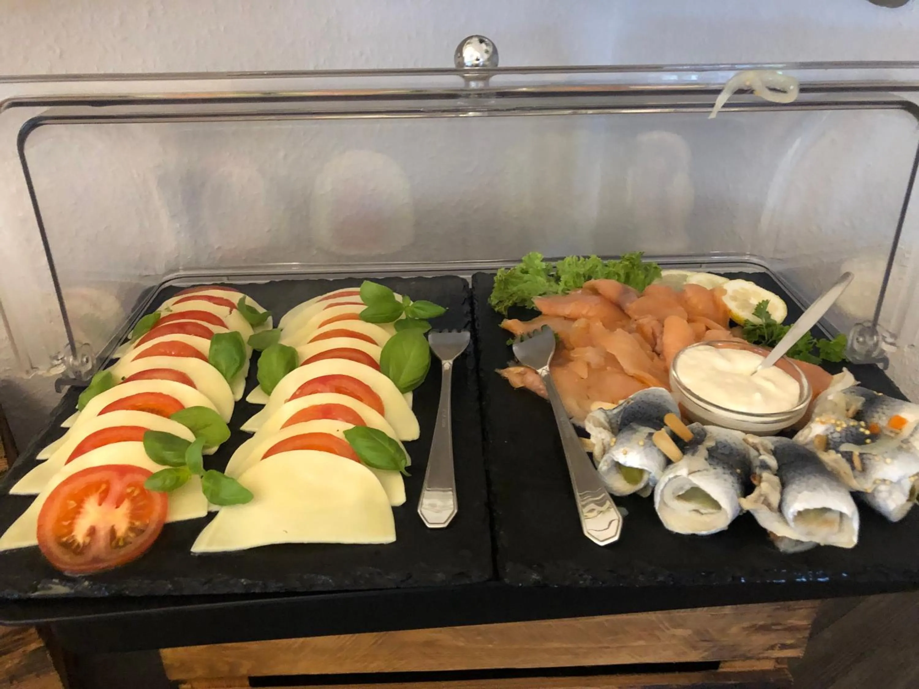 Buffet breakfast in WH Hotels Papenburg Zentrum