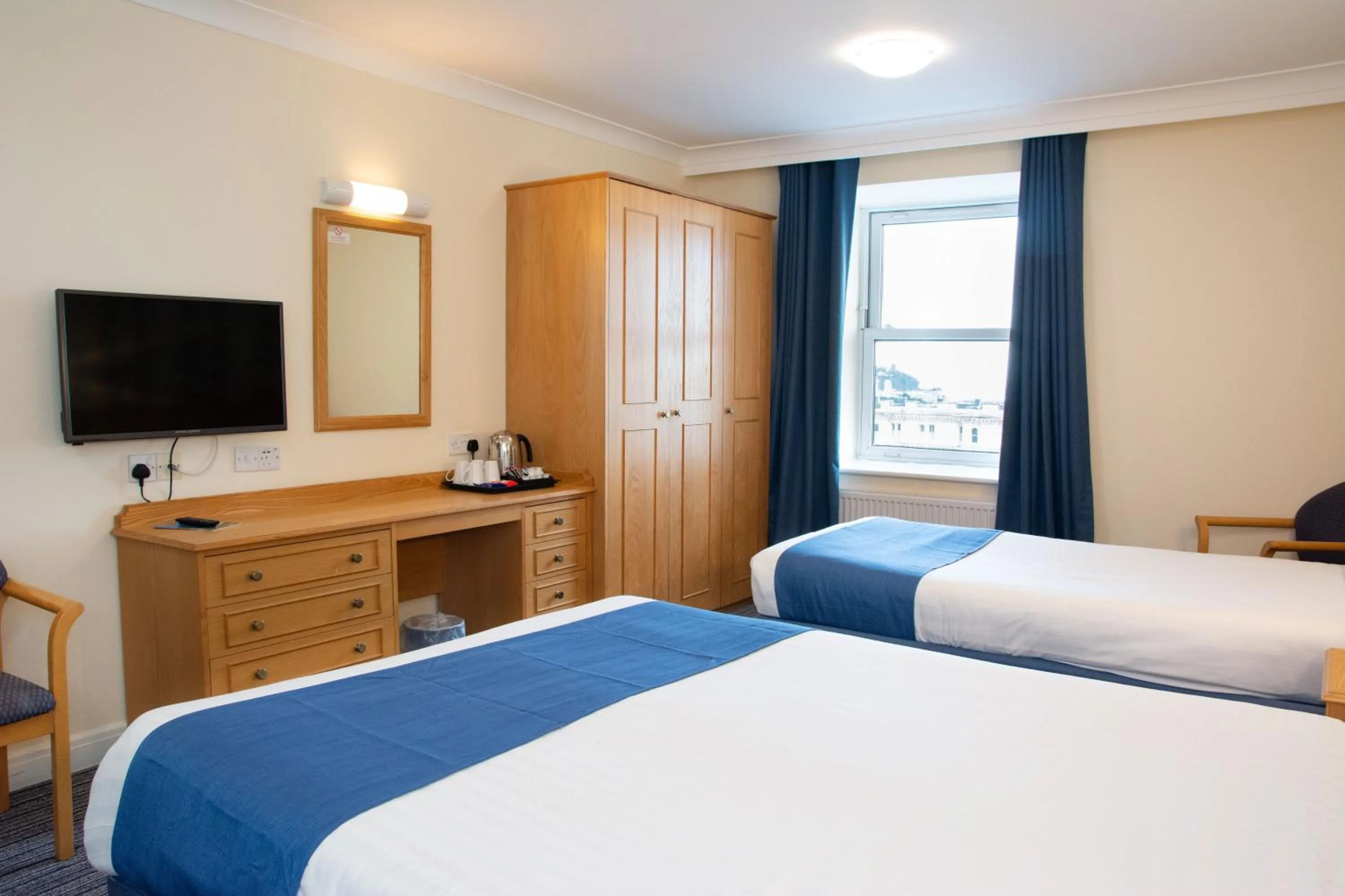 Bed in TLH Derwent Hotel - TLH Leisure, Entertainment and Spa Resort