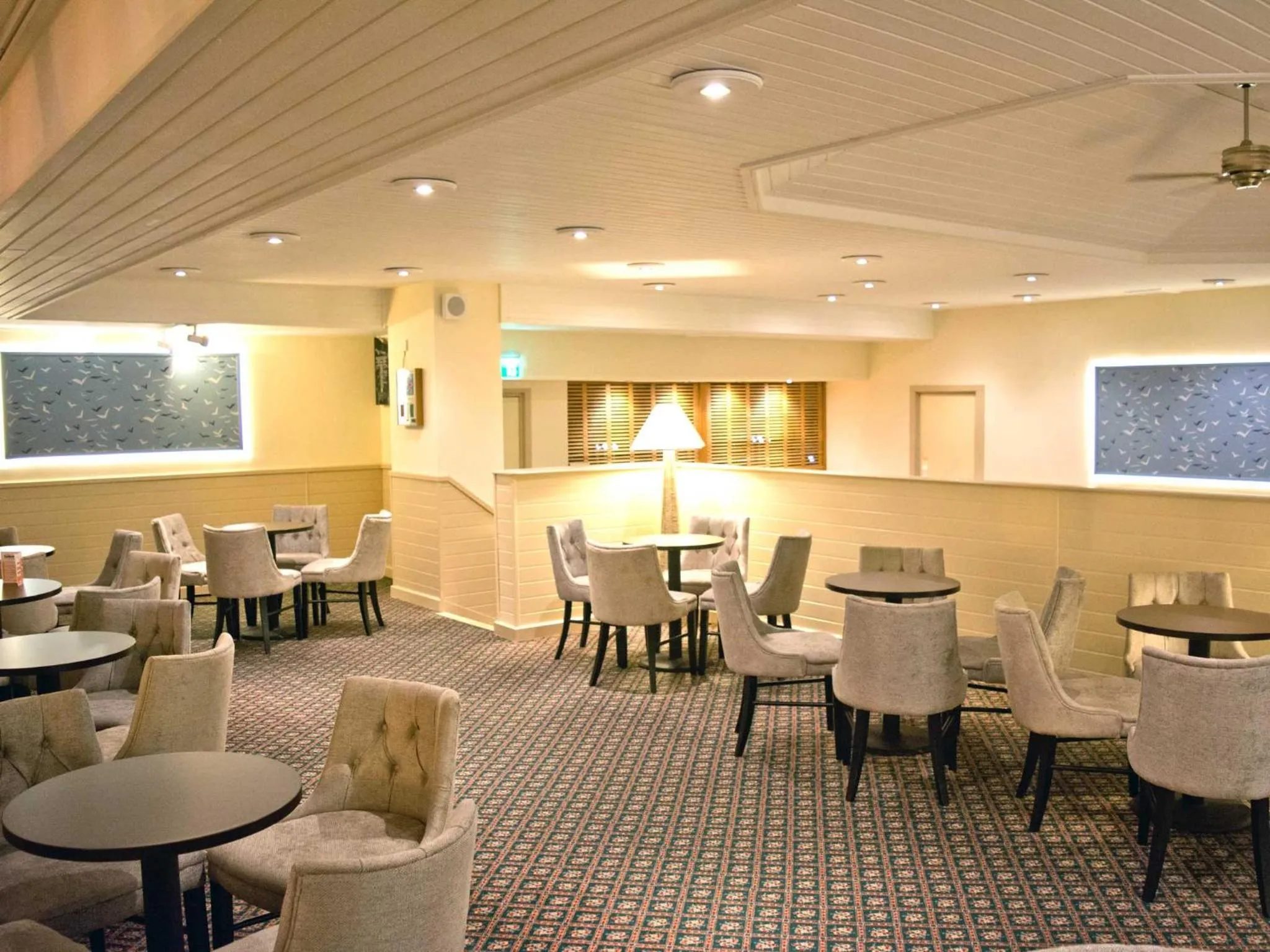 Lounge or bar in TLH Derwent Hotel - TLH Leisure, Entertainment and Spa Resort