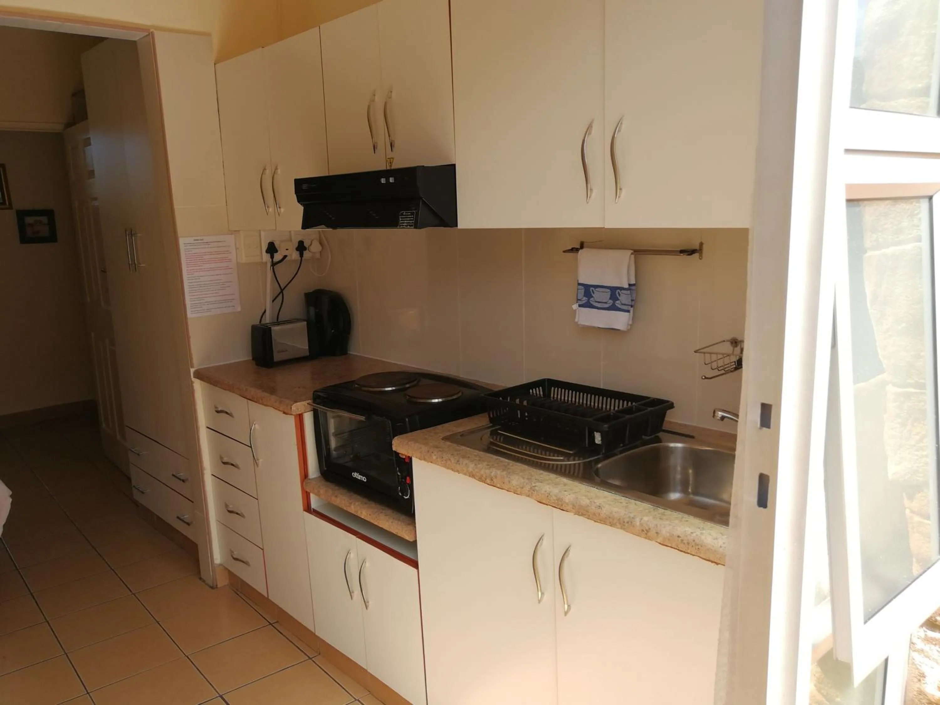 Kitchen or kitchenette in Bluff Accommodation Aybriden Self-Catering