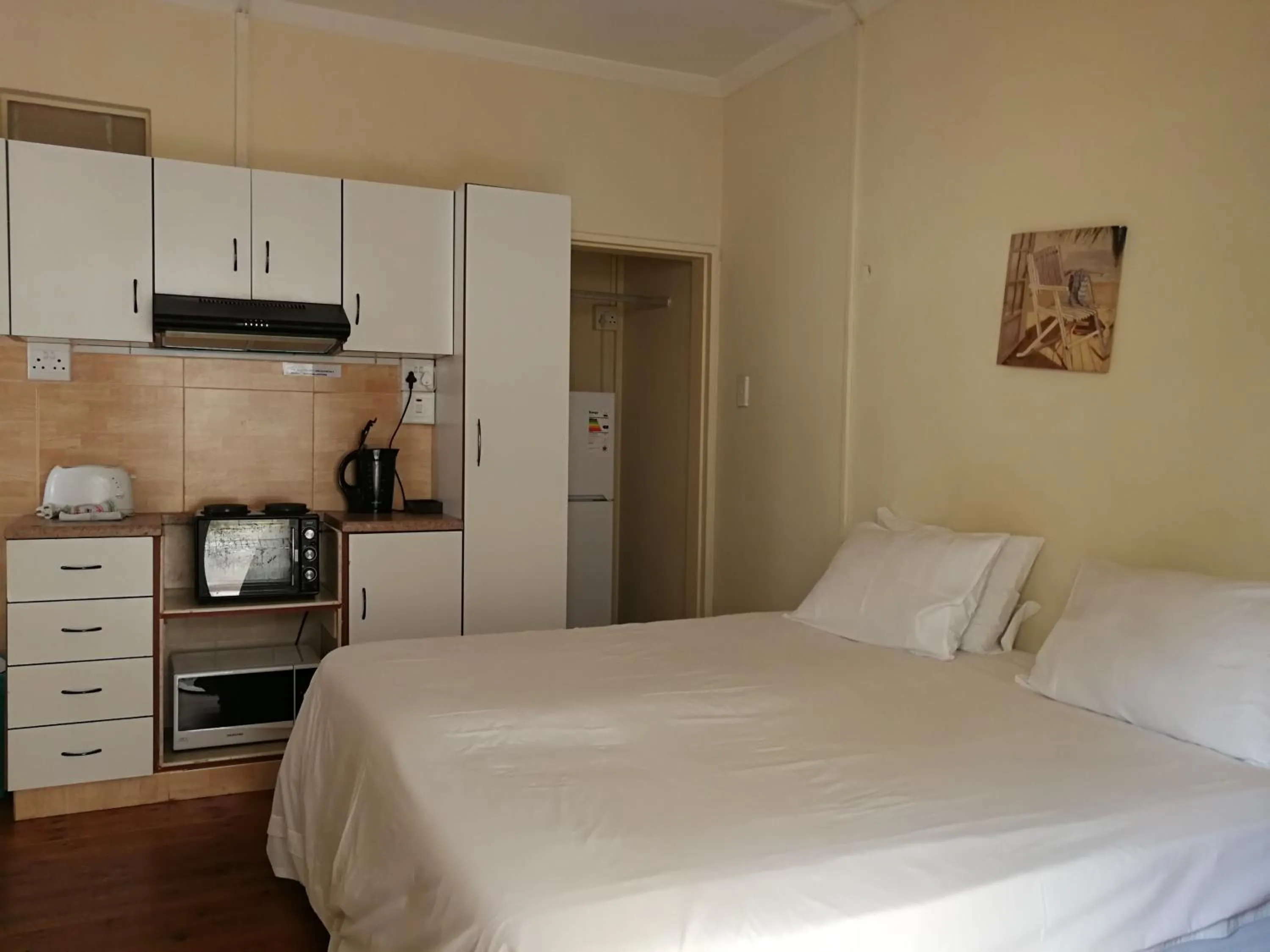 Photo of the whole room, Bed in Bluff Accommodation Aybriden Self-Catering