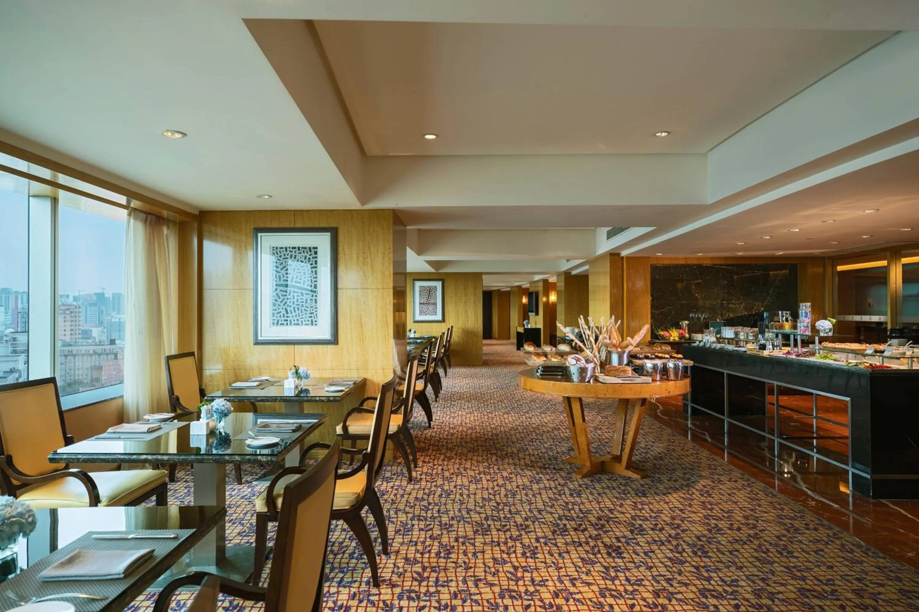 Lounge or bar in Renaissance Tianjin TEDA Convention Centre Hotel