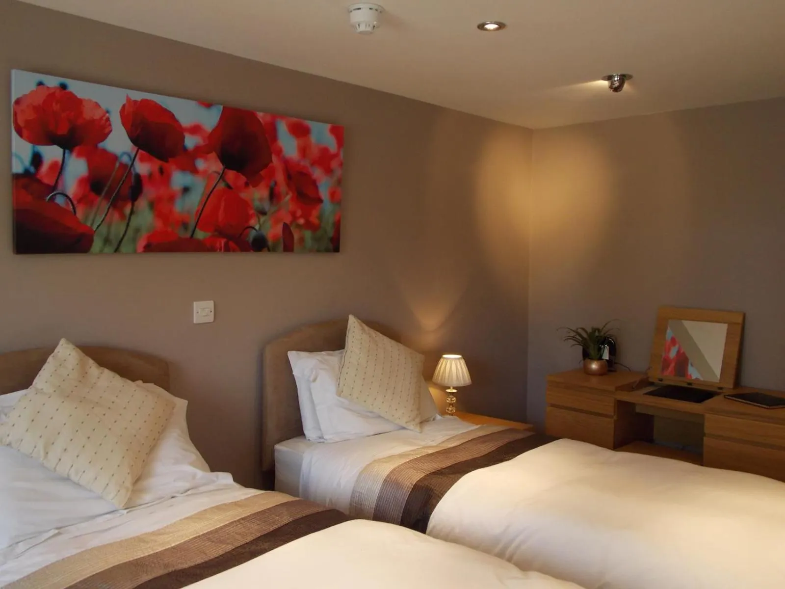 Photo of the whole room, Bed in The Vobster Inn