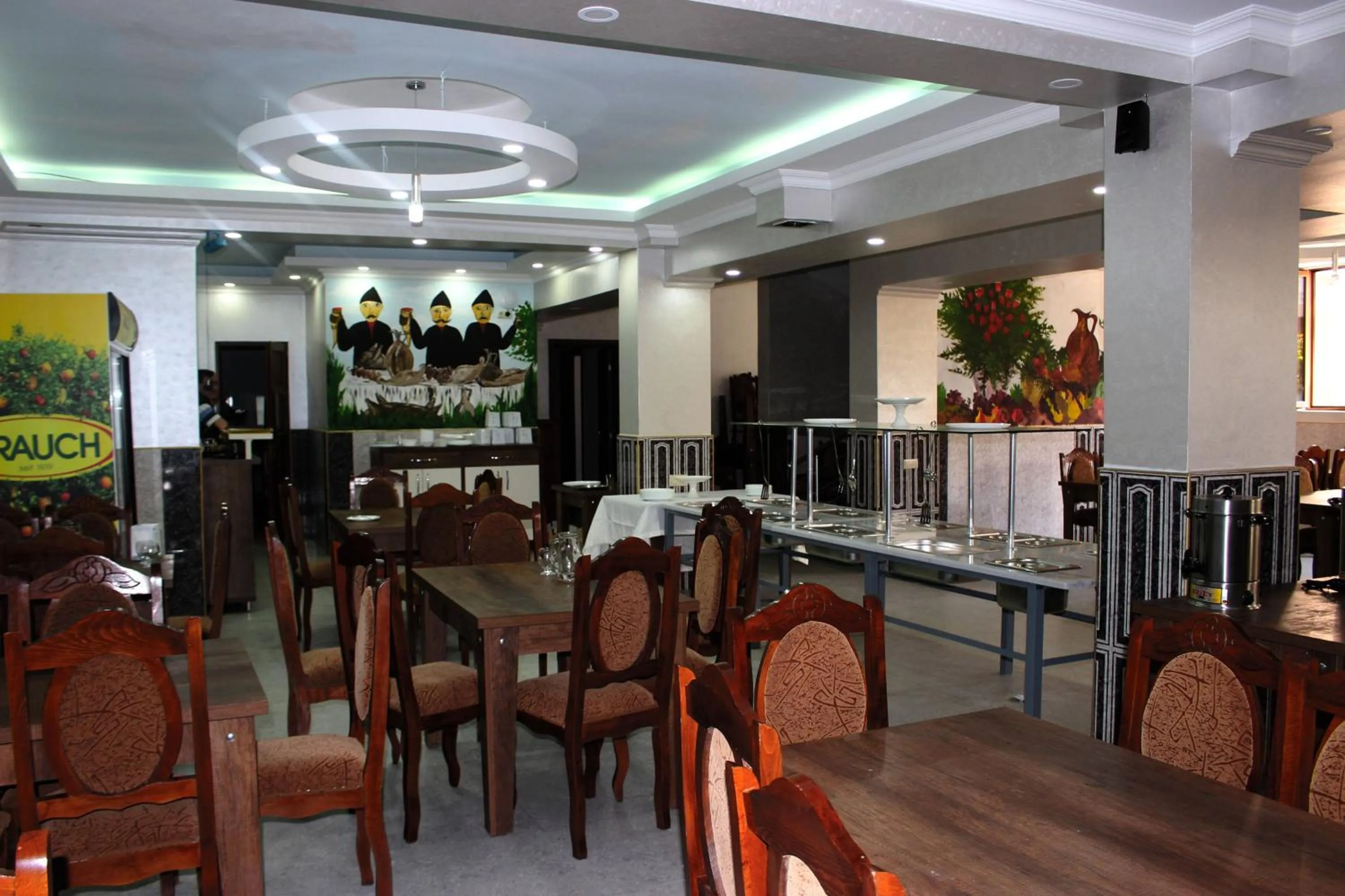 Restaurant/places to eat in Hotel Inter