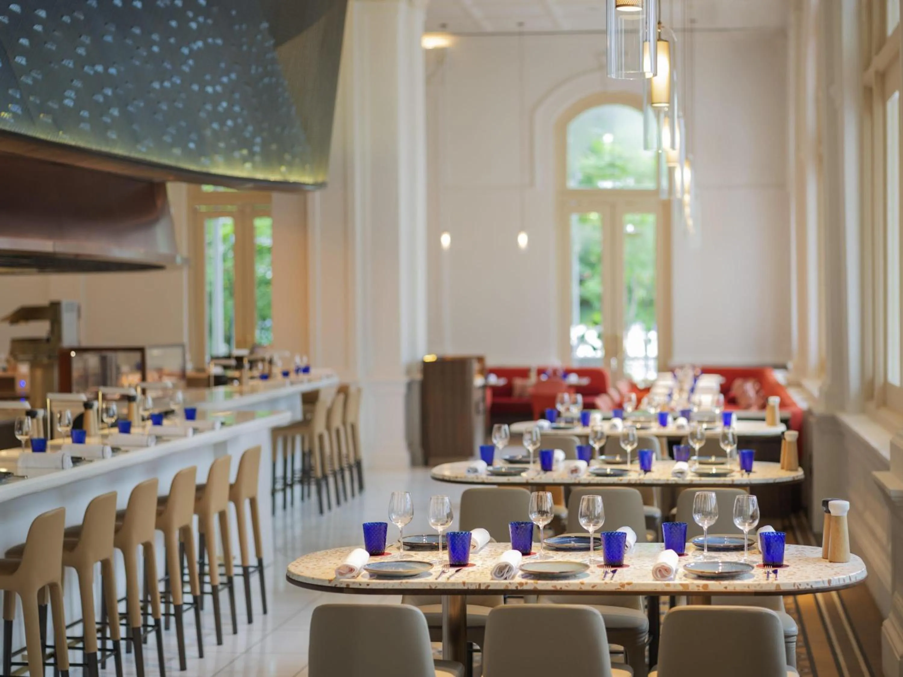 Restaurant/places to eat in Raffles Singapore