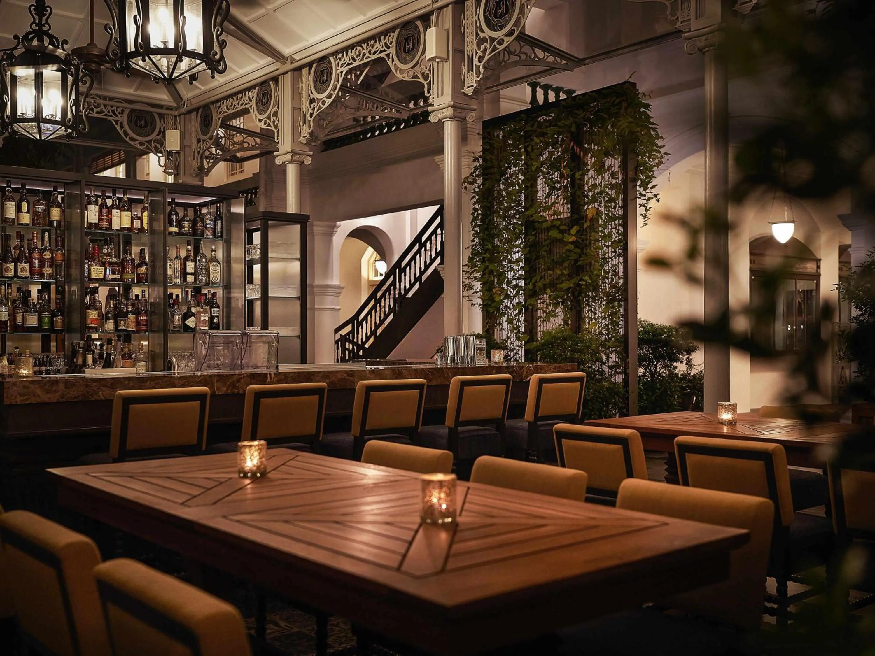 Lounge or bar in Raffles Singapore