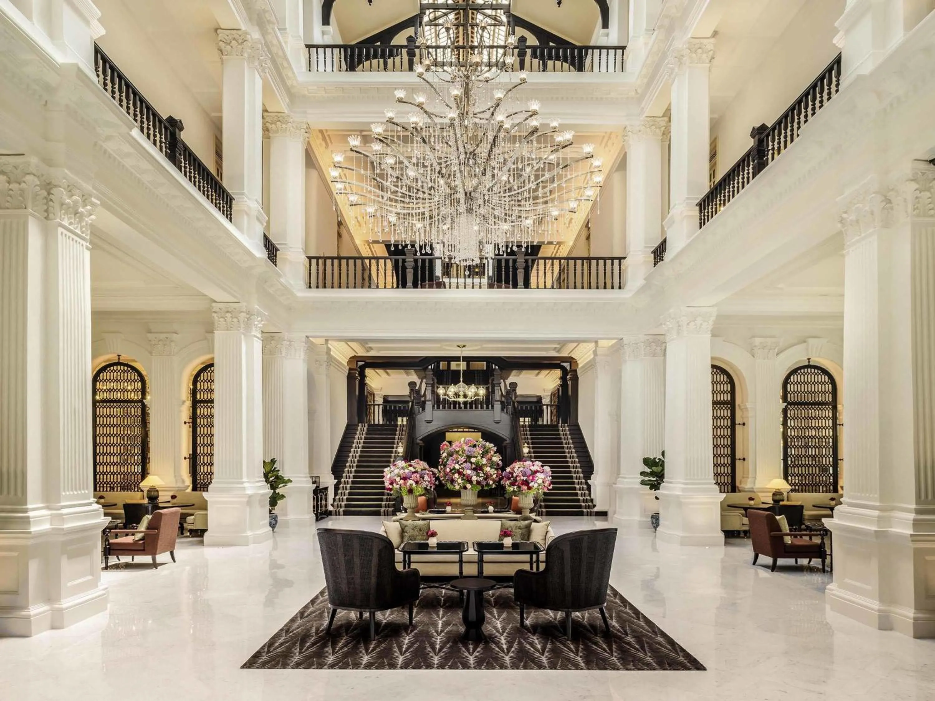 Restaurant/places to eat in Raffles Singapore