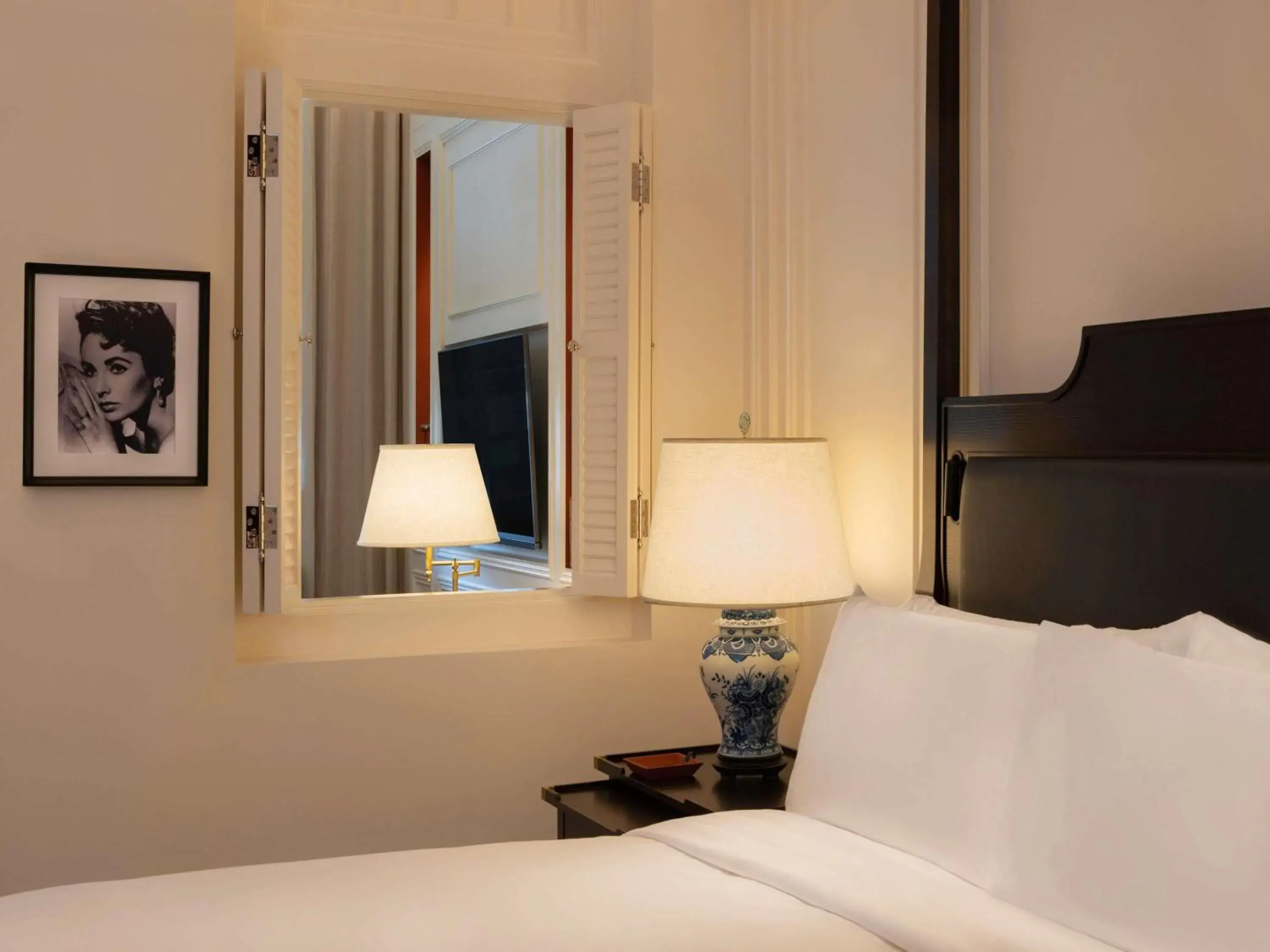 Bedroom, Bed in Raffles Singapore Bedroom, Bed in Raffles Singapore