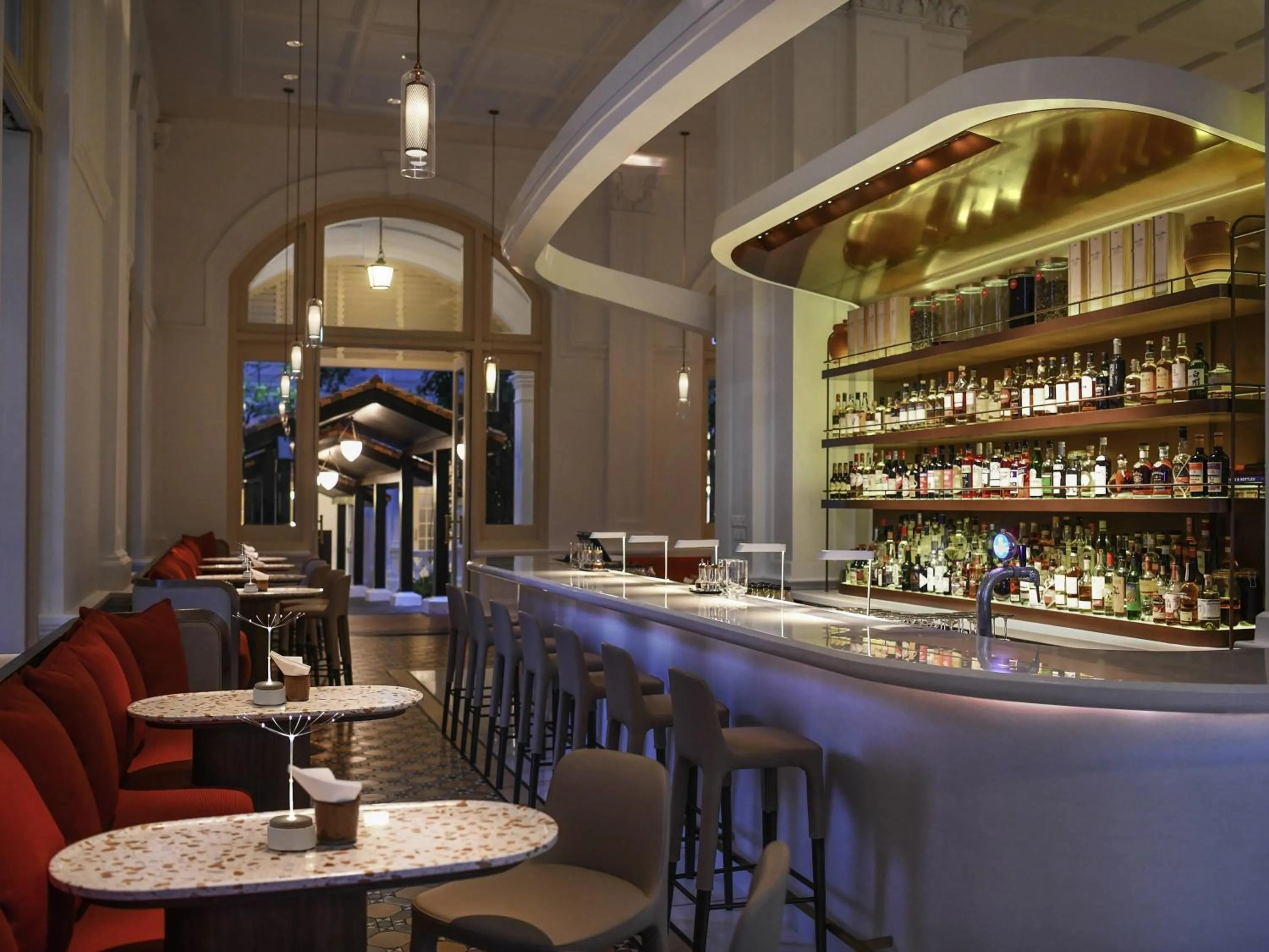 Restaurant/places to eat in Raffles Singapore