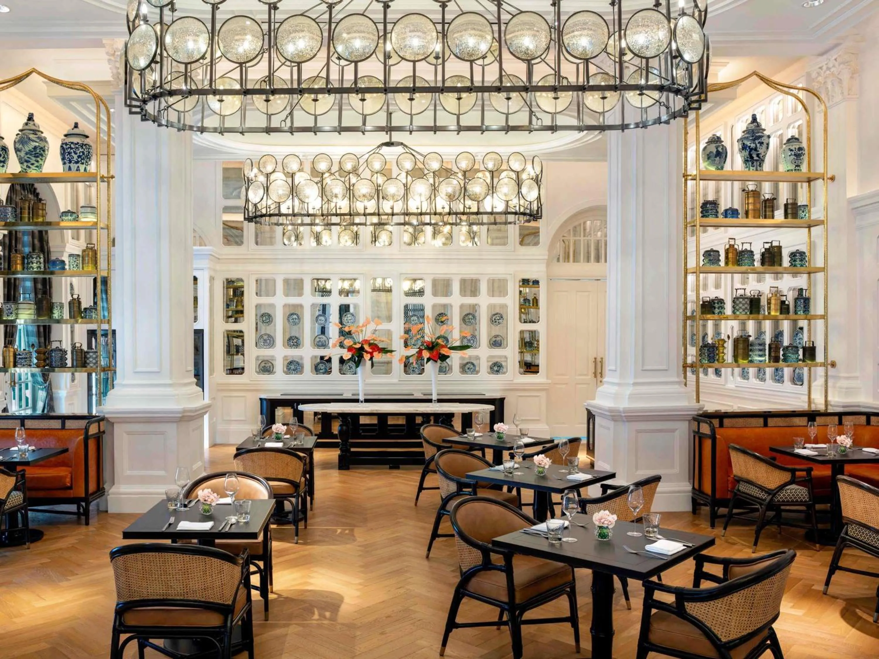Restaurant/places to eat in Raffles Singapore
