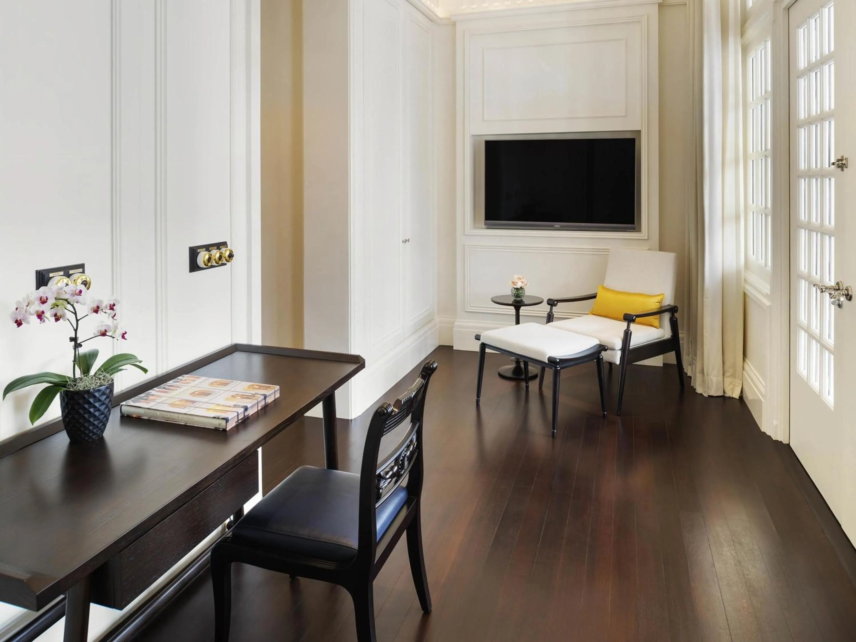 Bedroom in Raffles Singapore