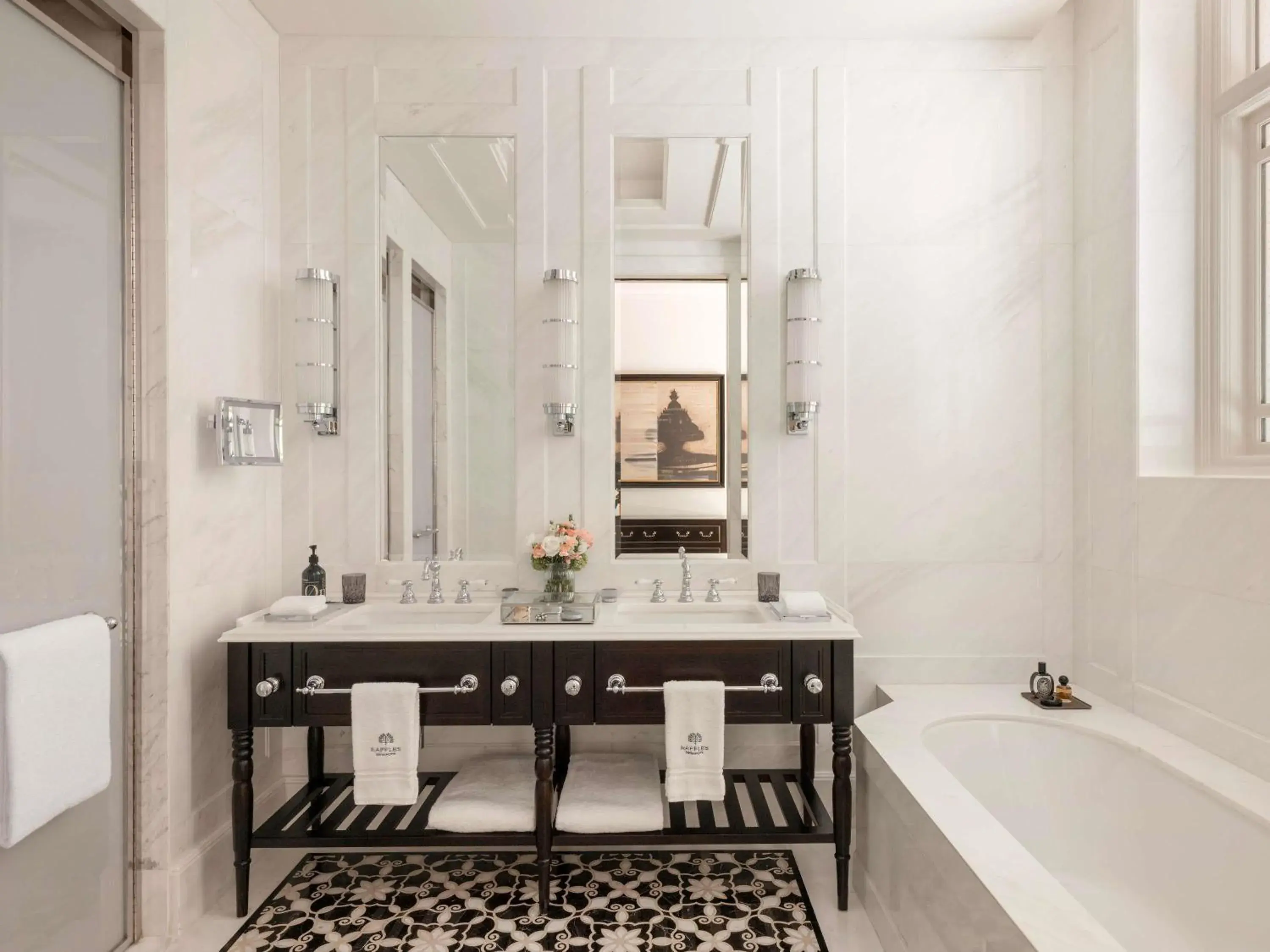 Bedroom in Raffles Singapore Bedroom in Raffles Singapore