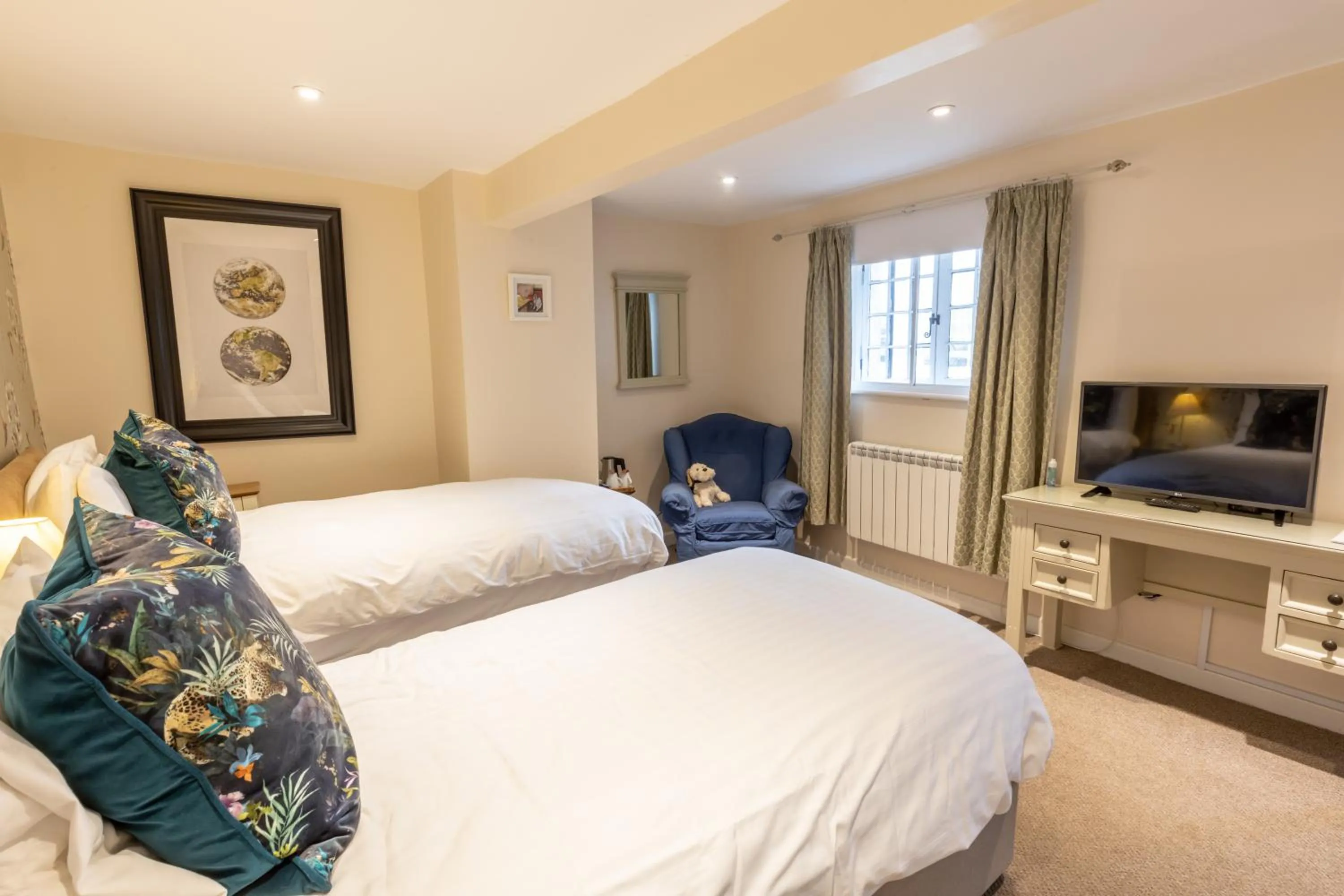 Bedroom, Bed in The Old Vicarage Hotel & Restaurant