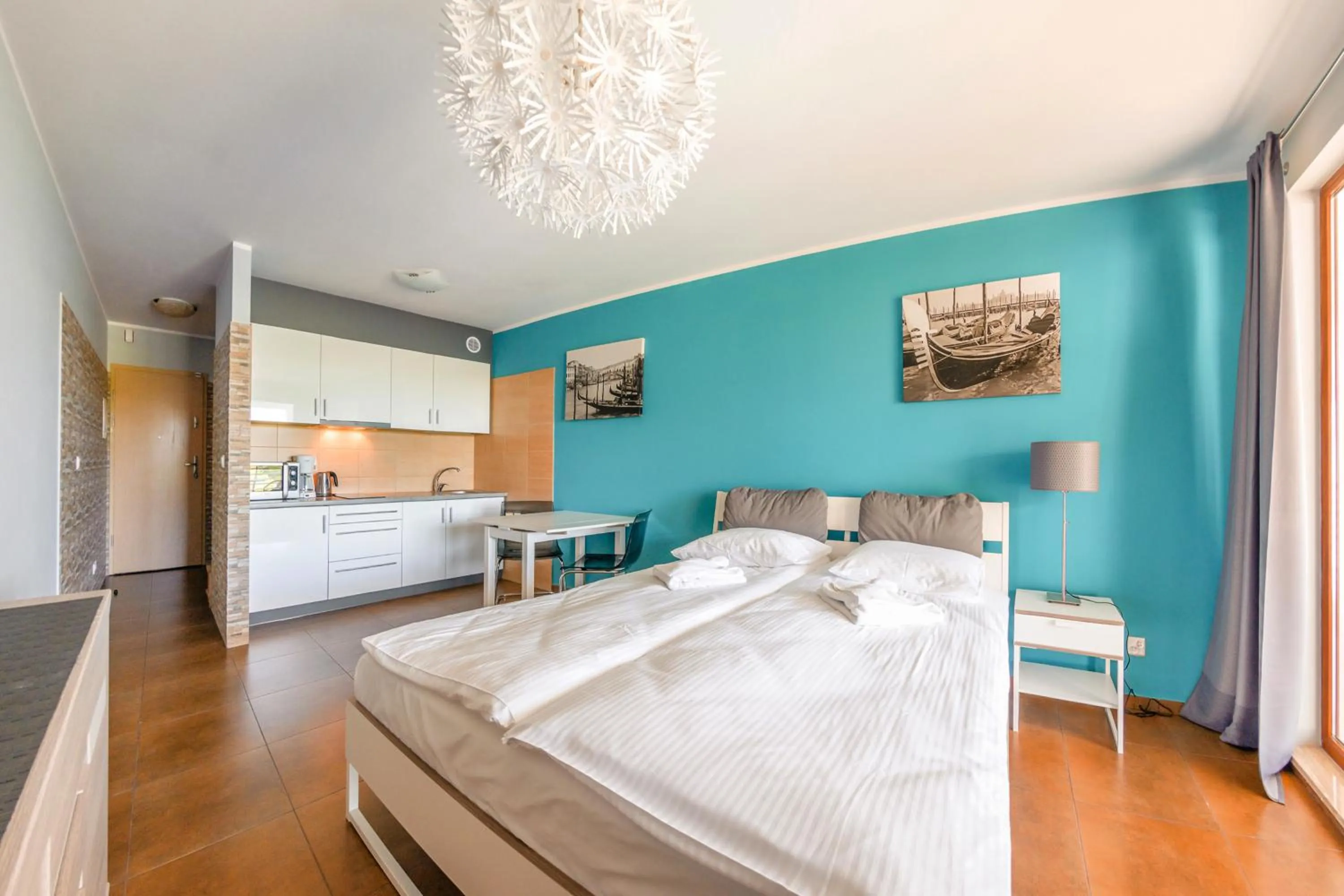 Bed in Na Klifie, Sun & Snow