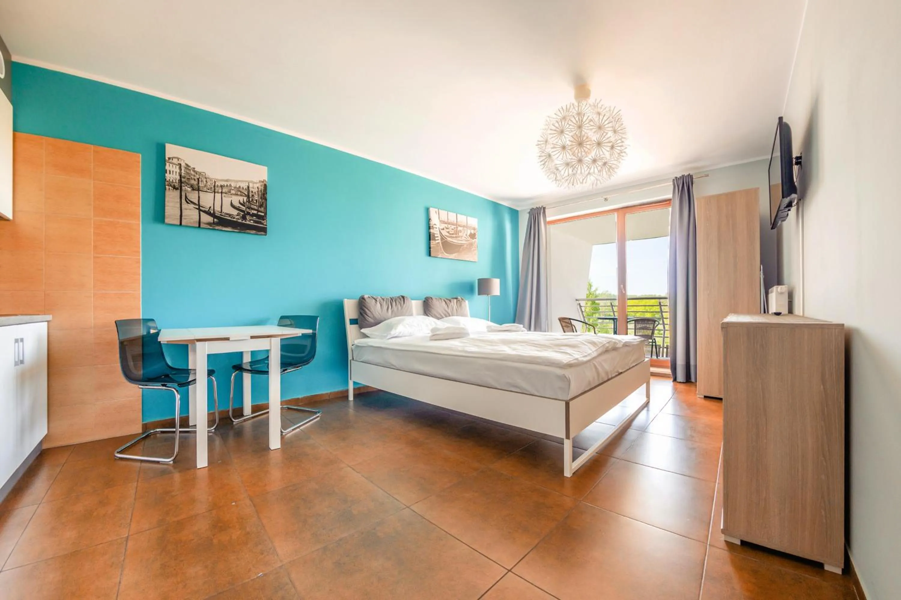 Bed in Na Klifie, Sun & Snow