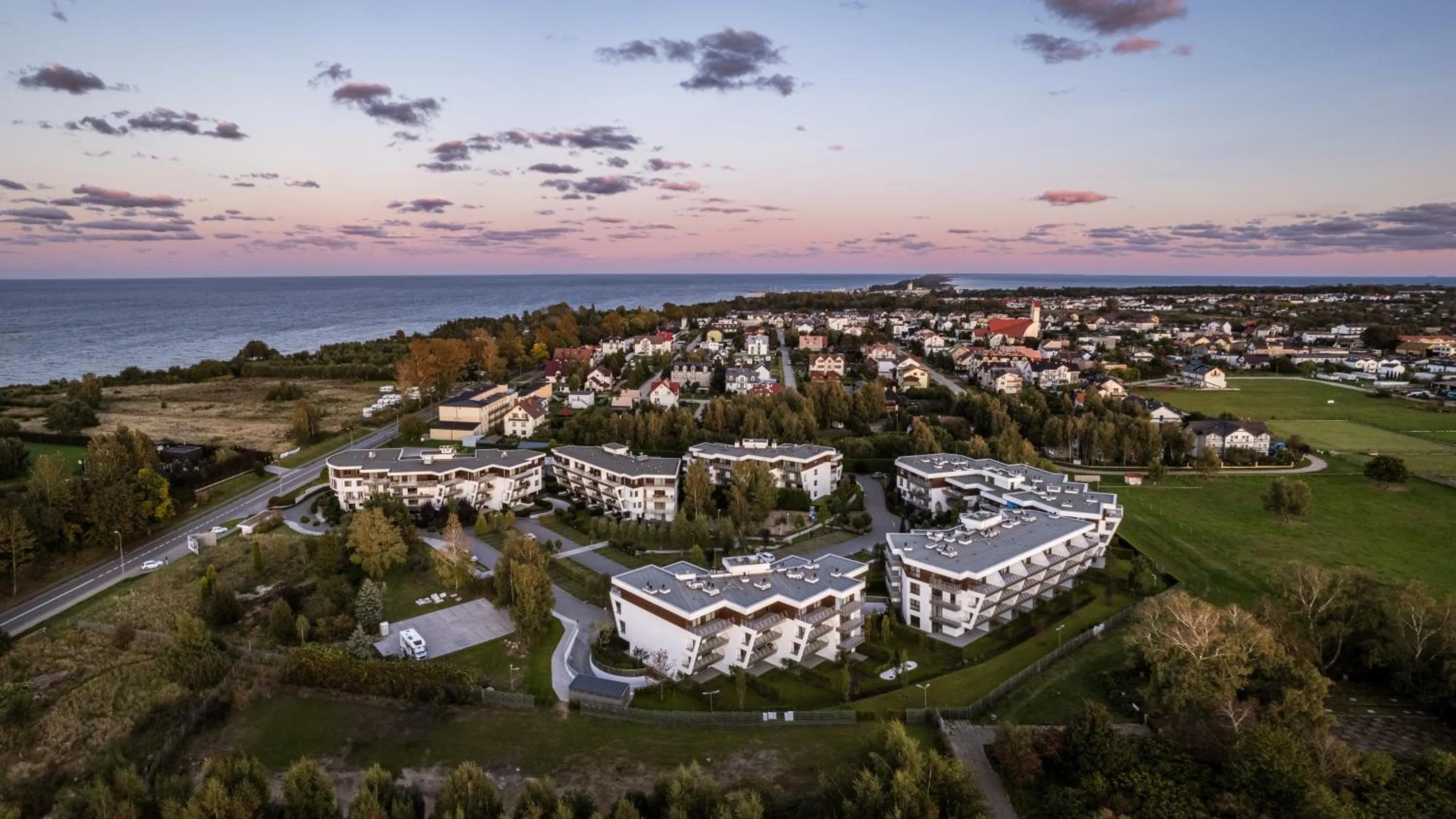 Neighbourhood in Na Klifie, Sun & Snow