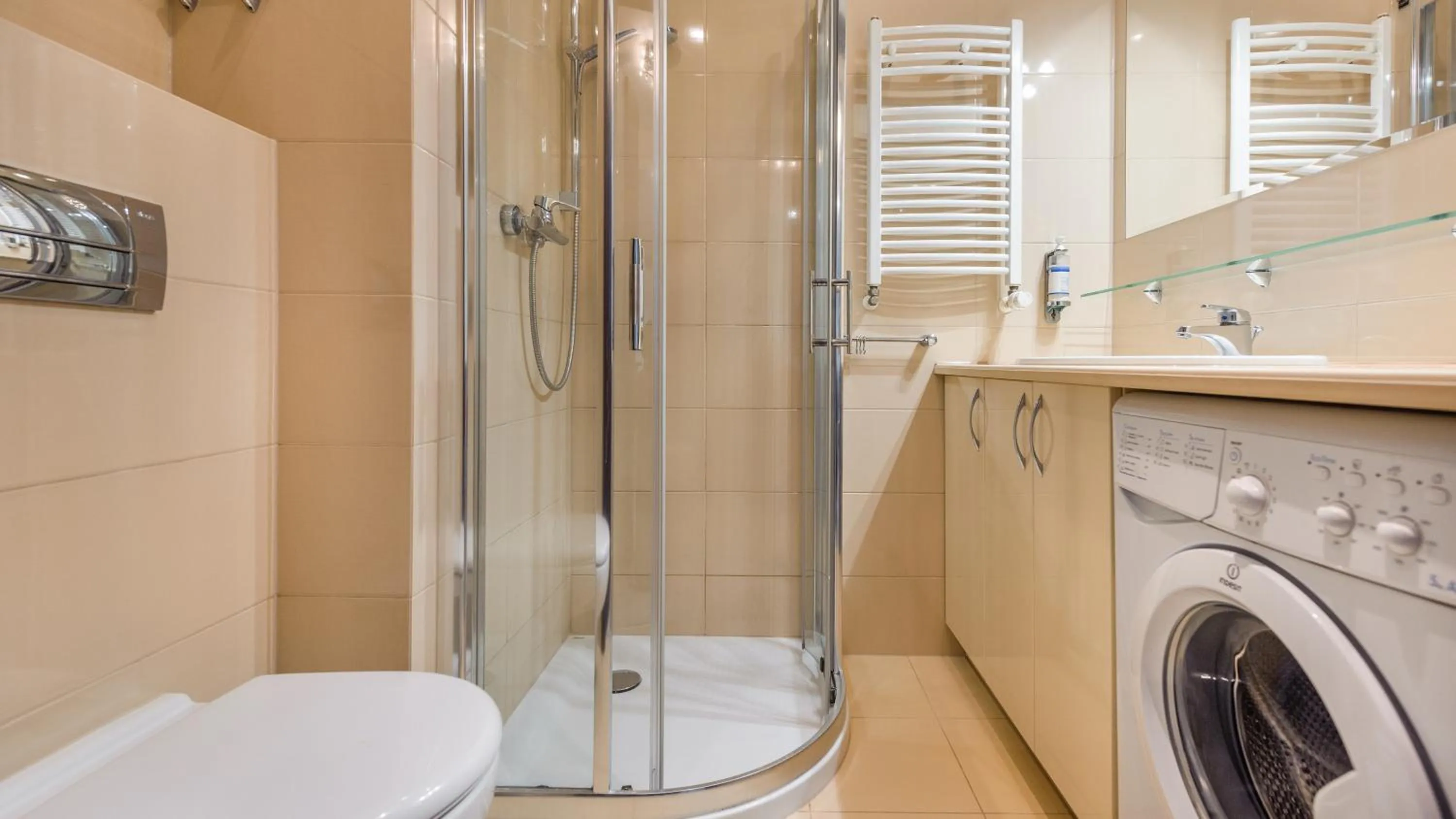 Shower in Na Klifie, Sun & Snow