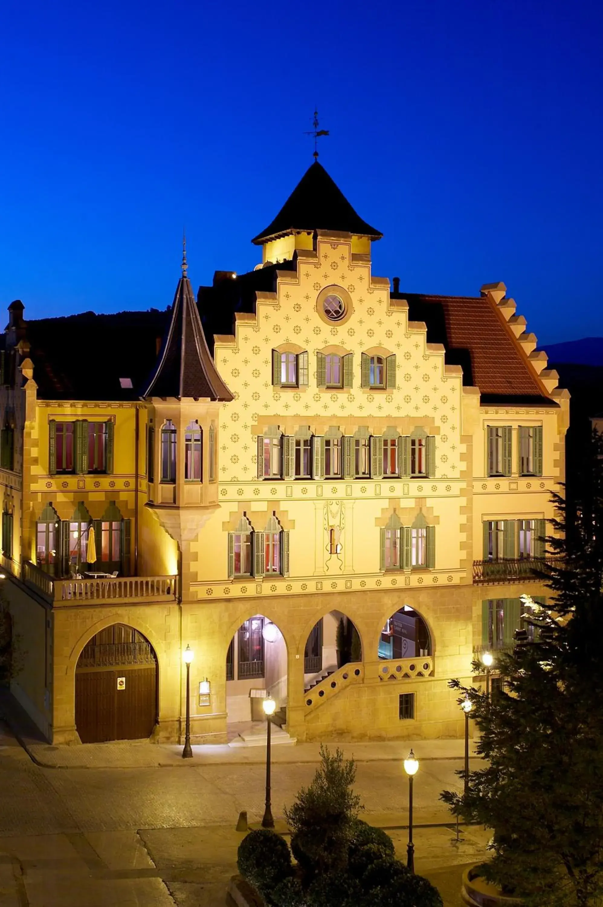 Facade/entrance in Hotel Sant Roc Facade/entrance in Hotel Sant Roc
