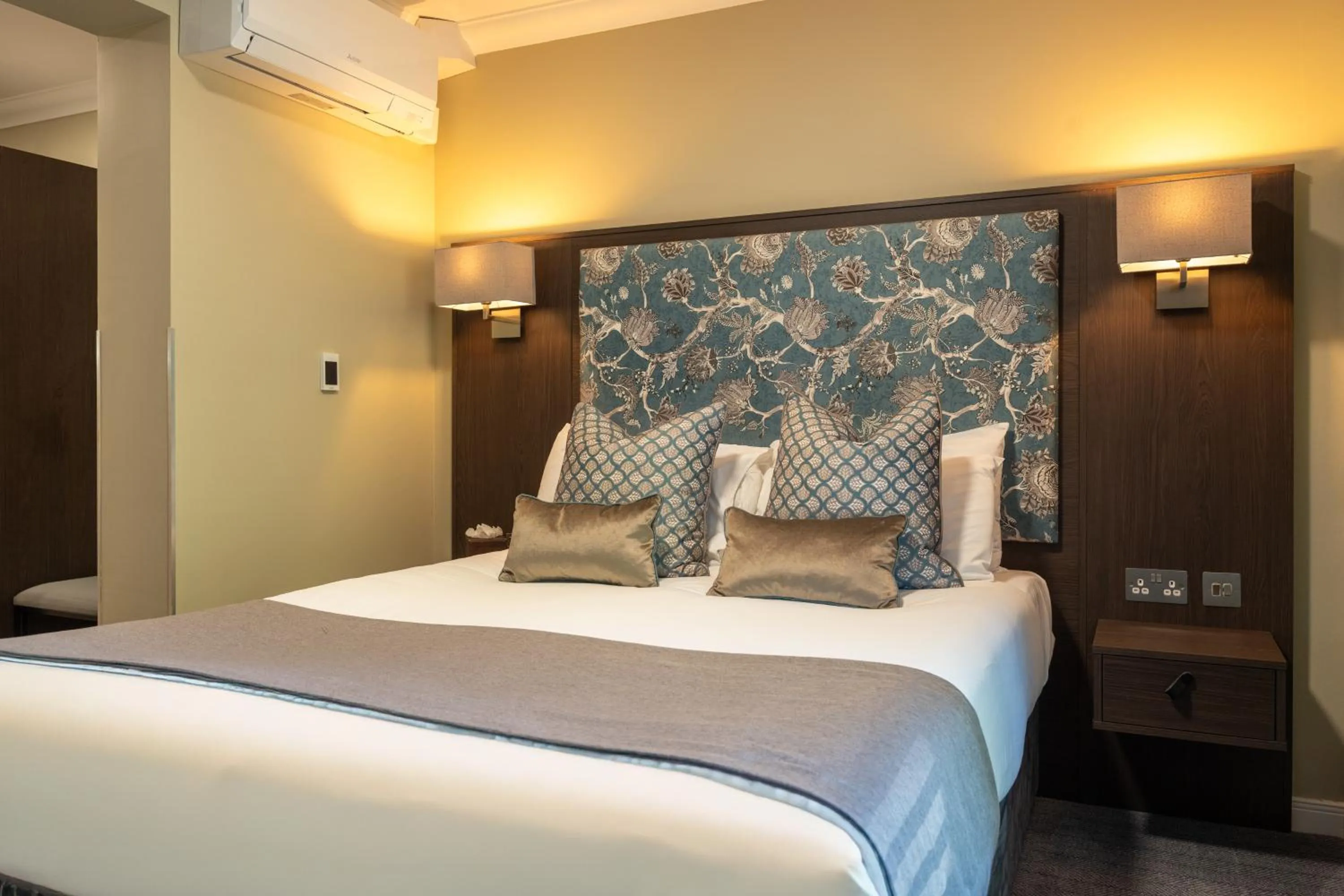 Bed in Nevis Bank Inn