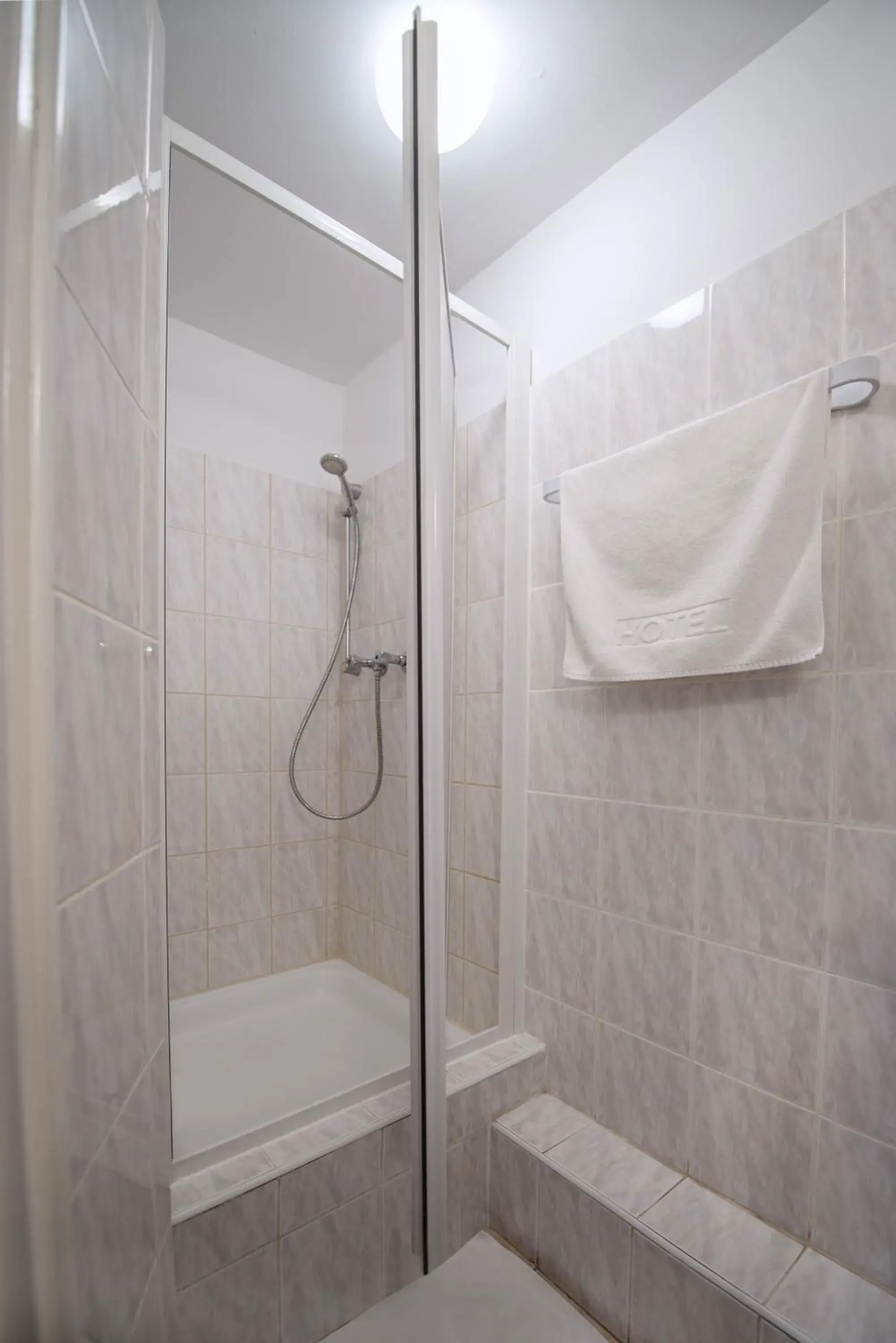 Economy Twin Room in Hotel Felix Economy Twin Room in Hotel Felix