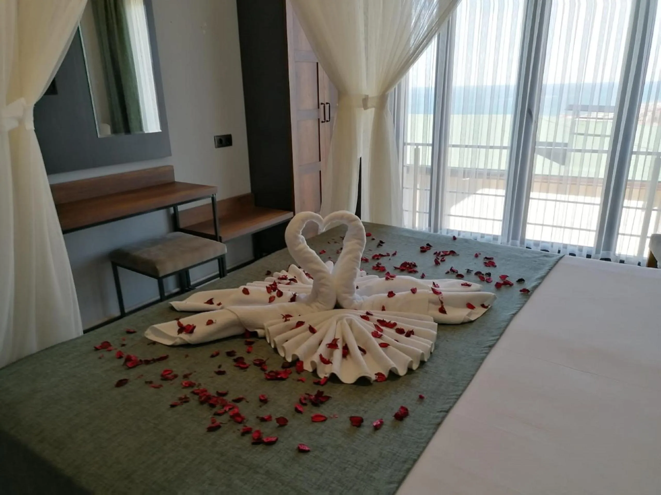 Bedroom, Bed in Royal Villa