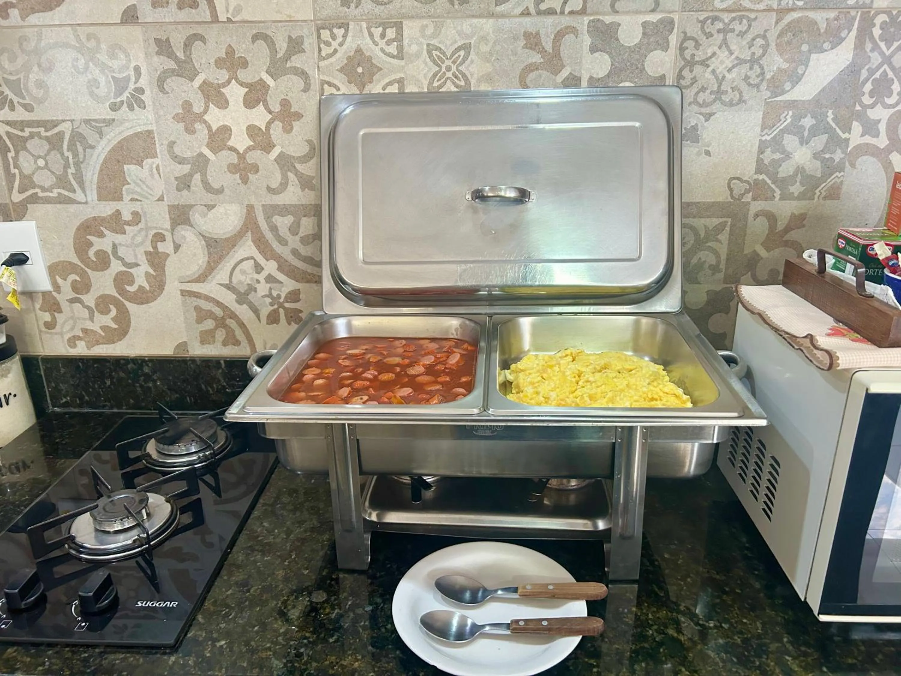 Buffet breakfast in Pousada Rainha Dos Lagos