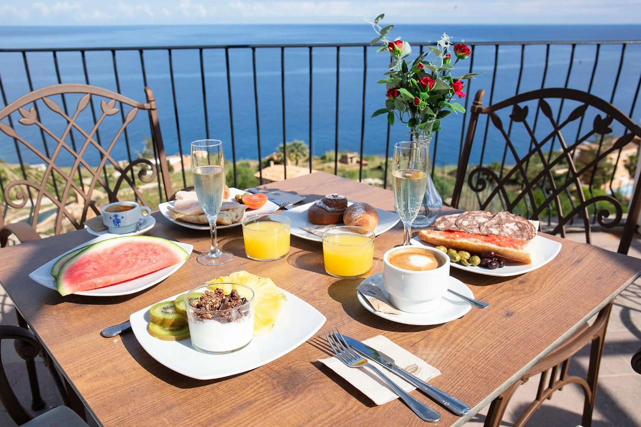 Breakfast in Hostal Sa Baronia