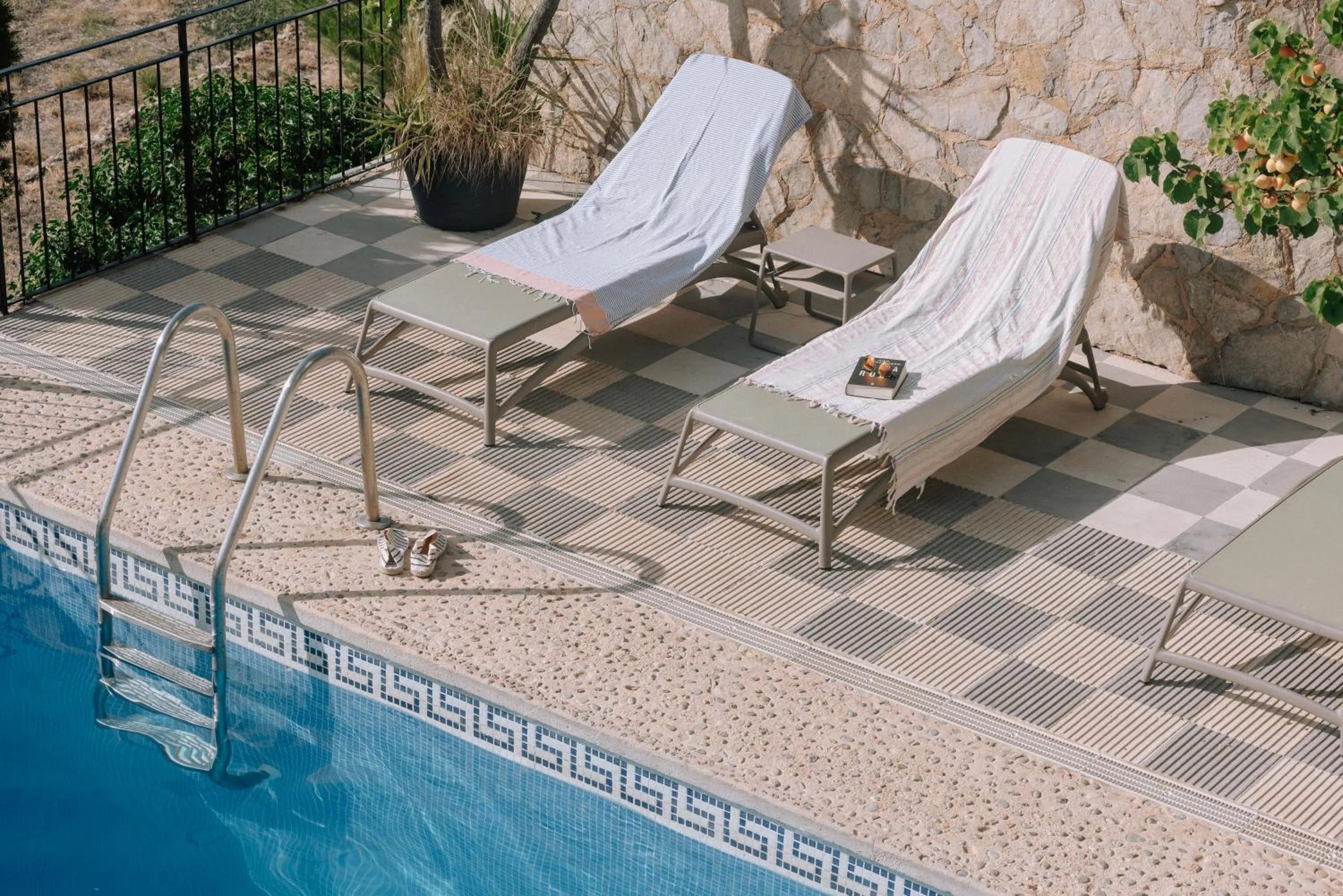 Swimming pool in Hostal Sa Baronia