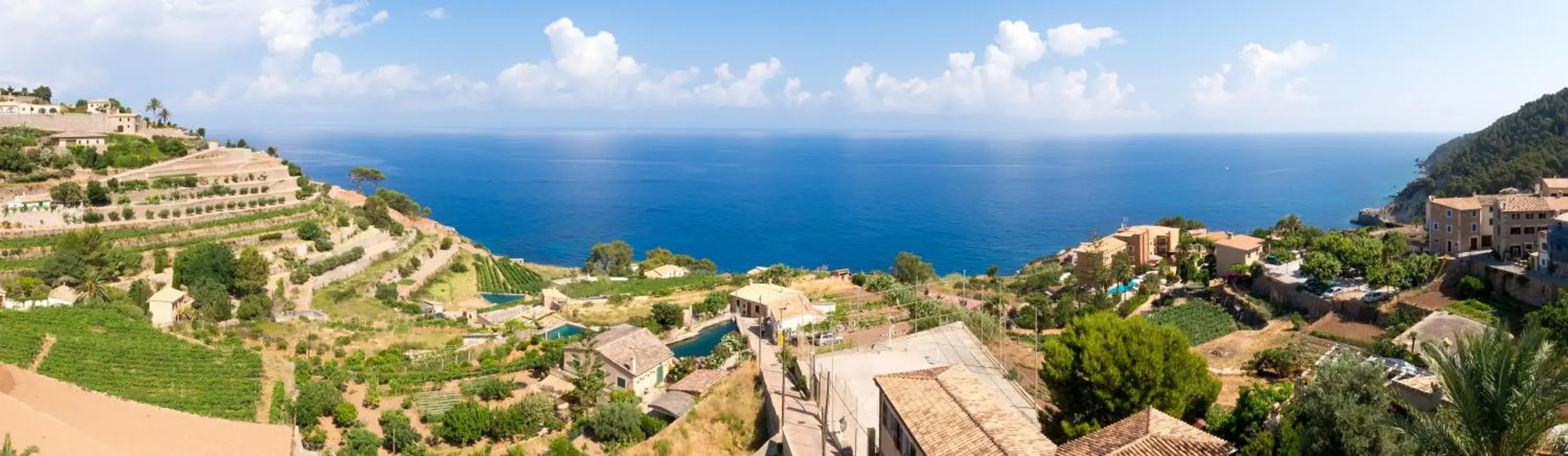 Double Room with Balcony and Sea View in Hostal Sa Baronia Double Room with Balcony and Sea View in Hostal Sa Baronia