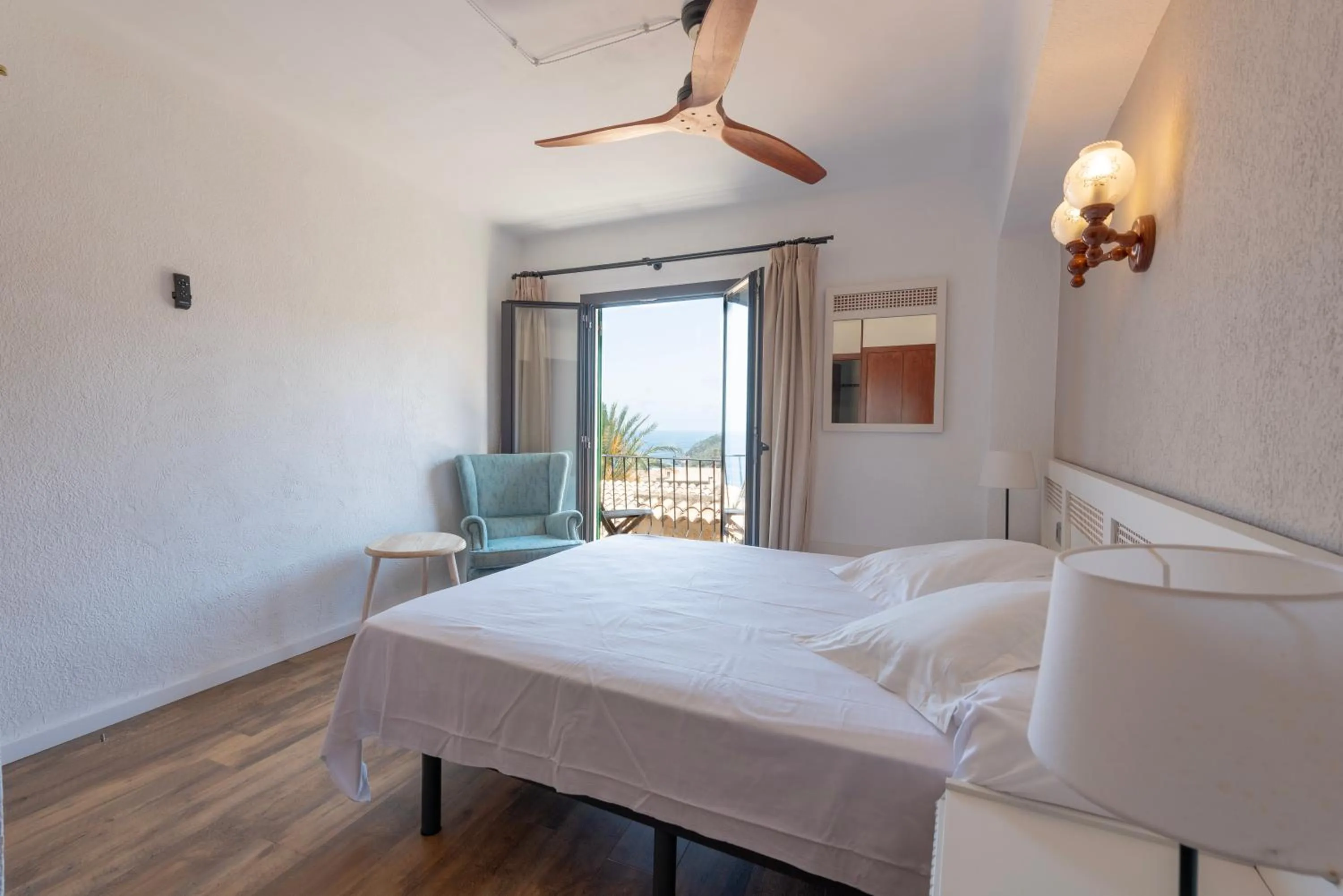 Photo of the whole room, Bed in Hostal Sa Baronia