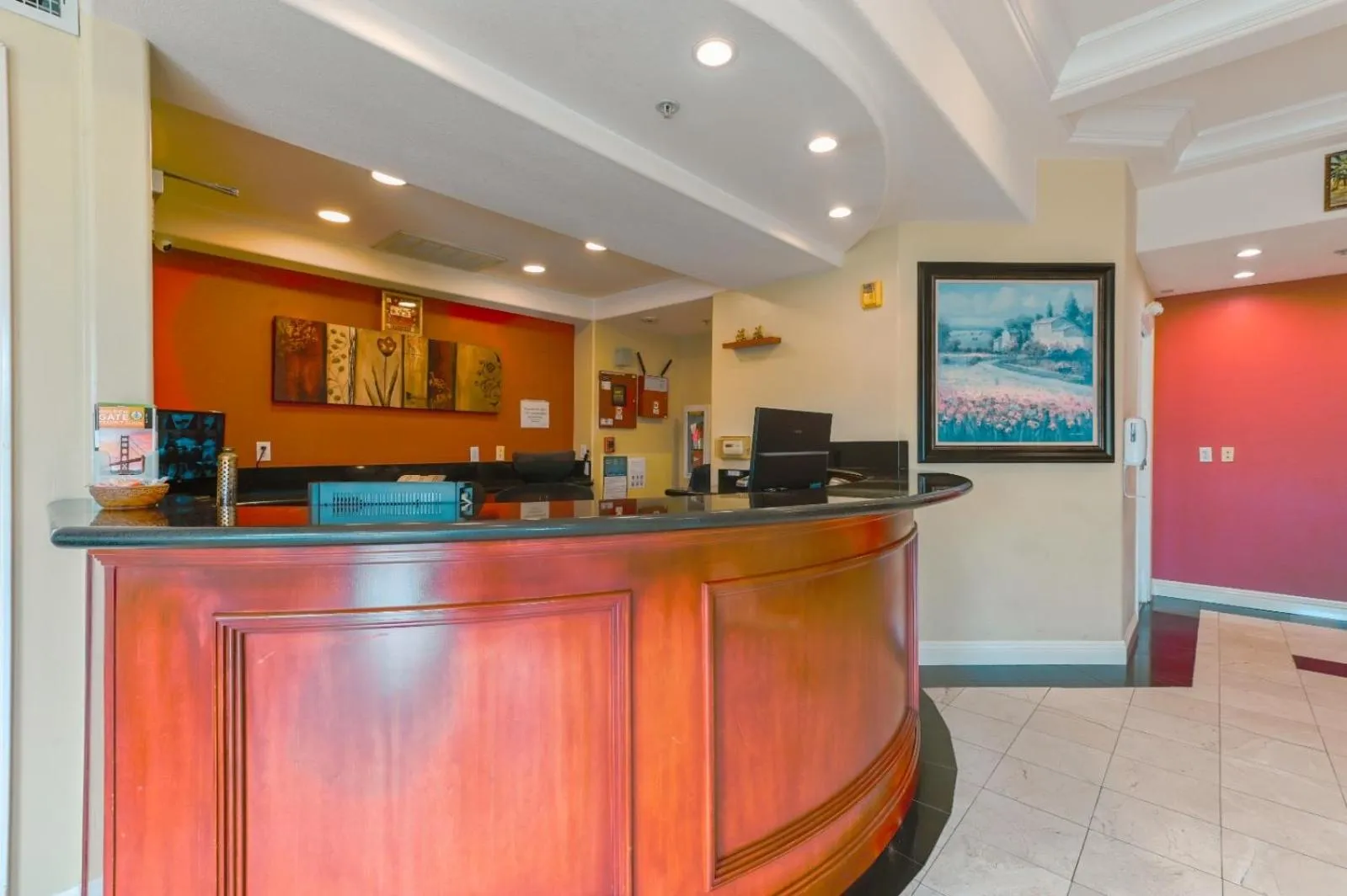 Lobby or reception in Gateway Inn and Suites San Francisco SFO Airport