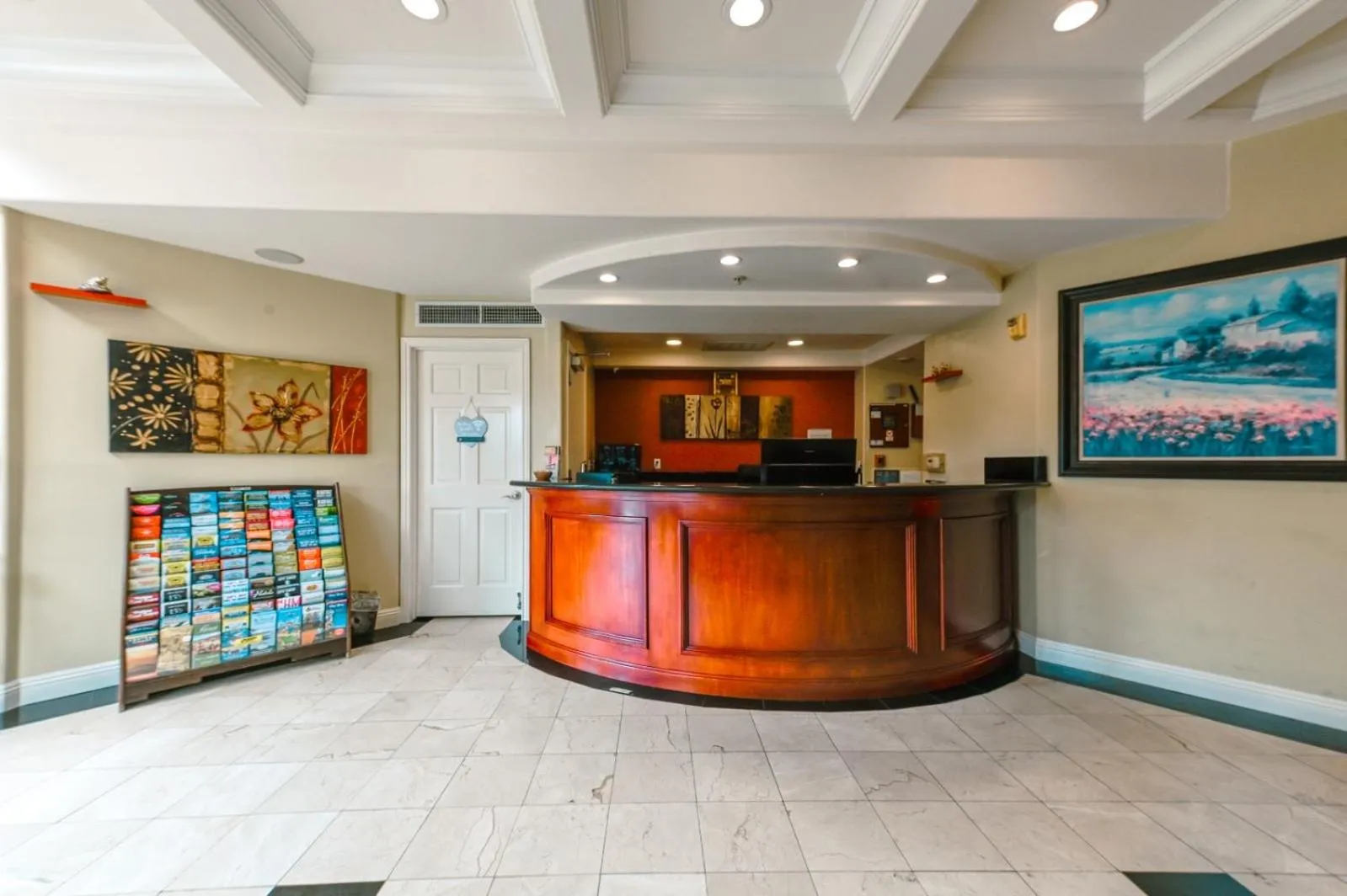 Lobby or reception in Gateway Inn and Suites San Francisco SFO Airport