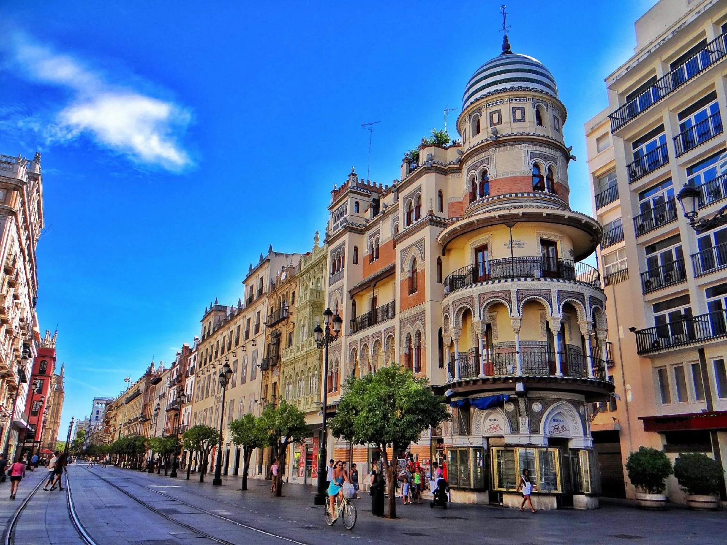 Hostly Acetres 1A loft in city center, comunal terrace, fibre,parking optional