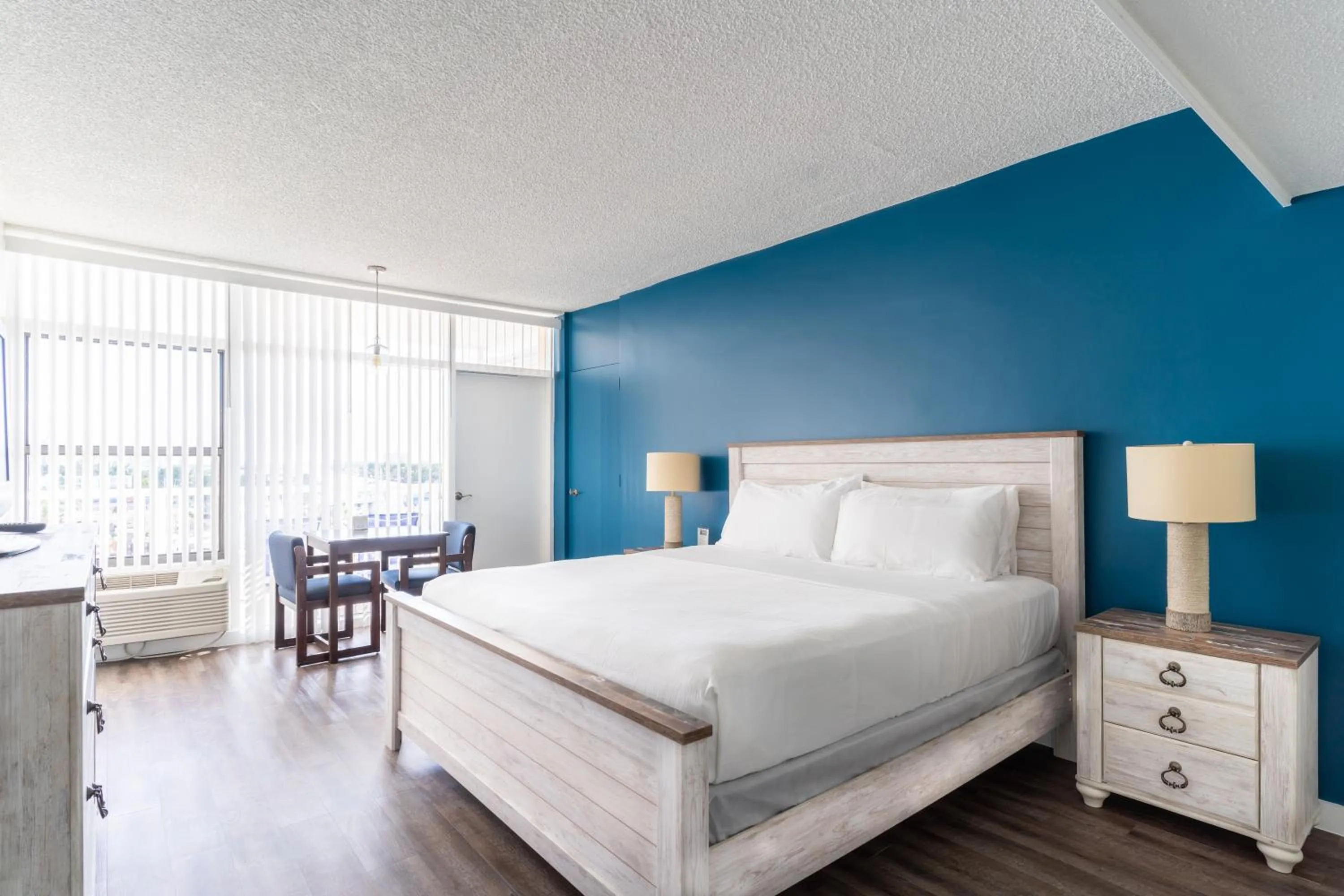 Photo of the whole room, Bed in Sands Harbor Resort and Marina