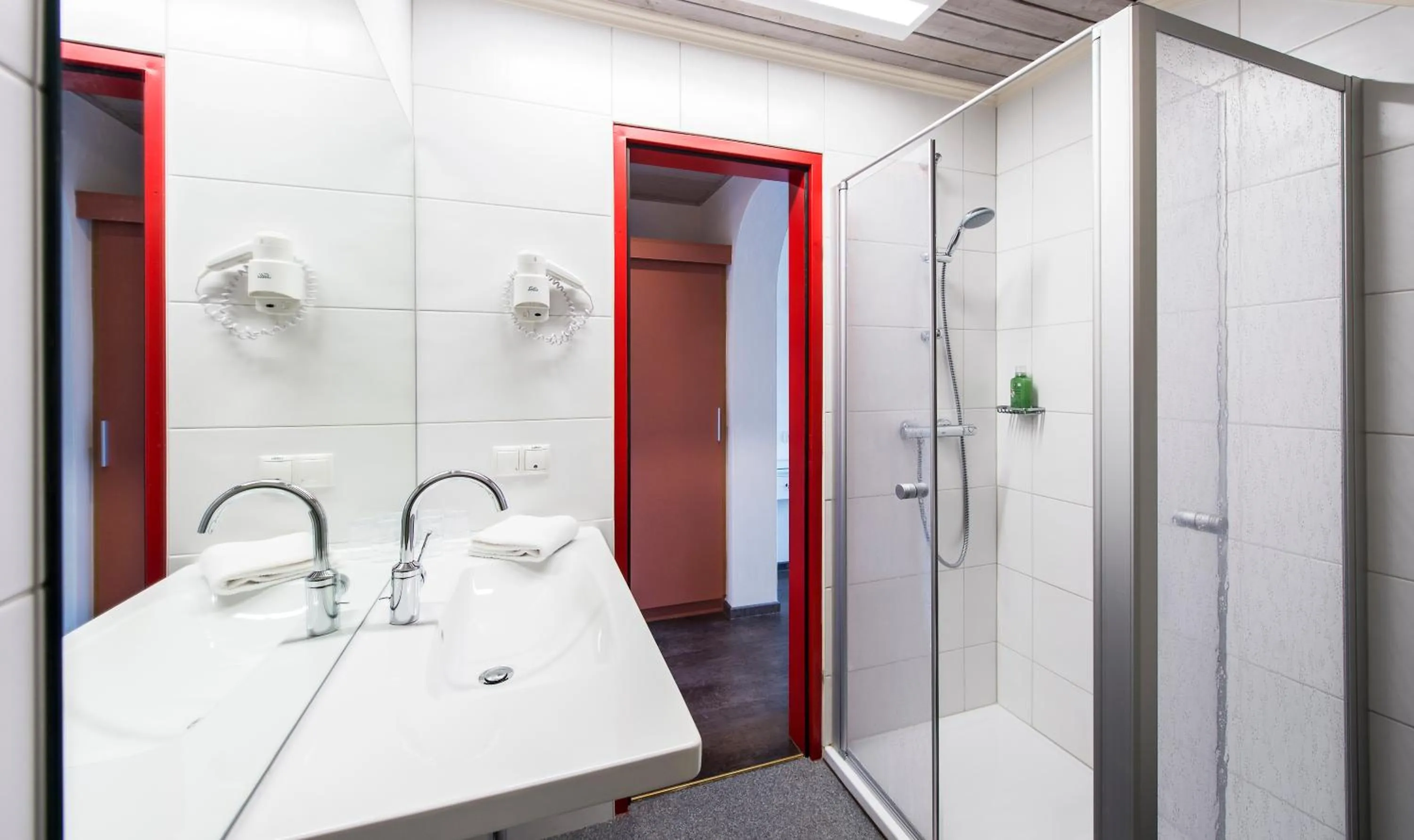 Bathroom in Hotel Aloisia, Hotel Garni