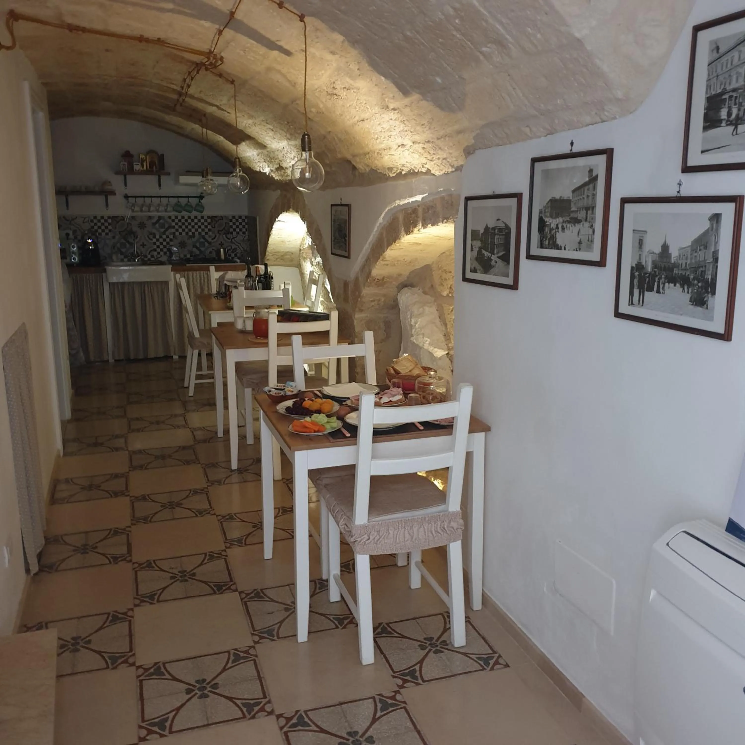 Dining area in B&B Dei Cardinale