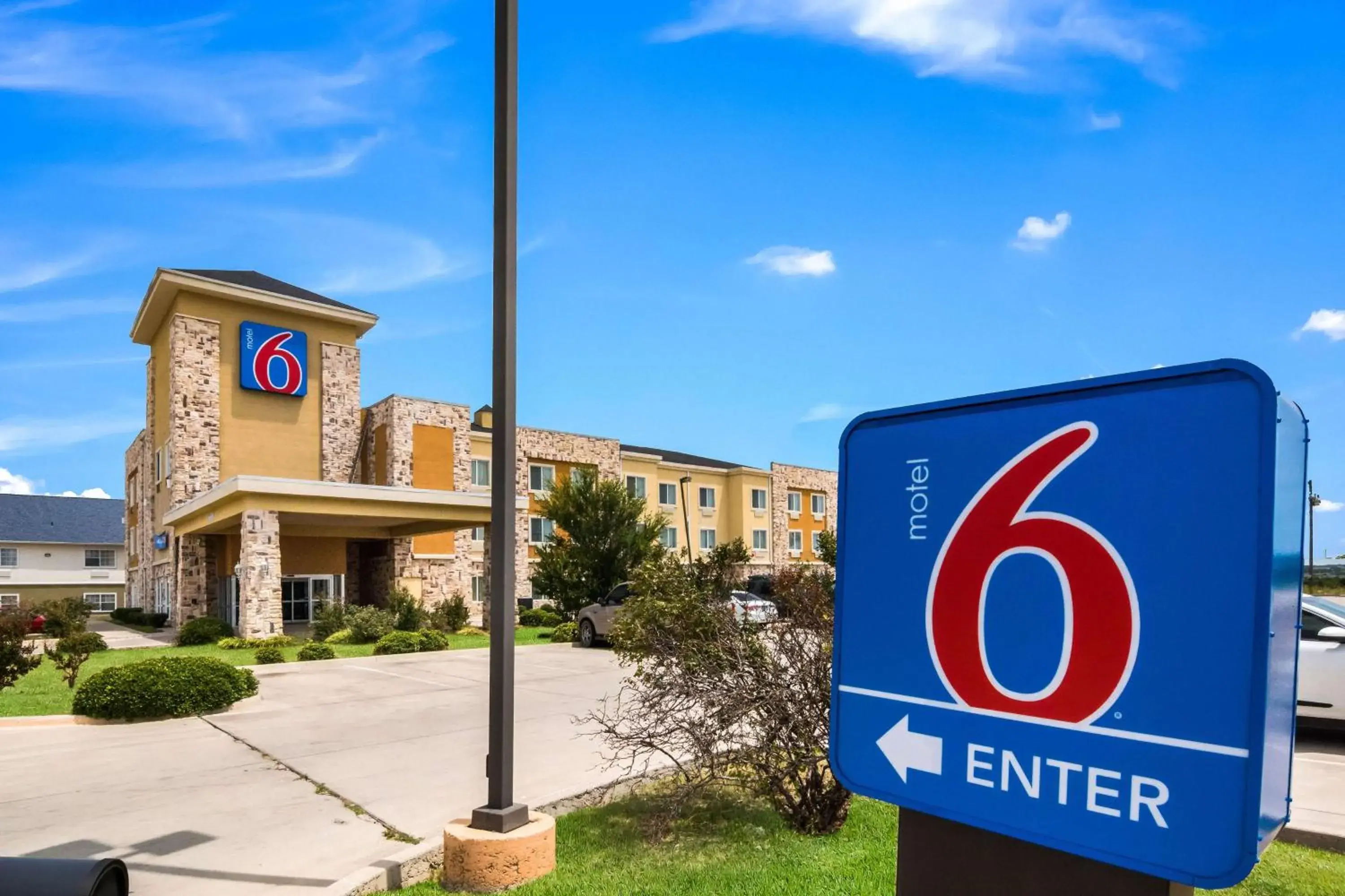 Property building in Motel 6-Mineral Wells, TX Property building in Motel 6-Mineral Wells, TX