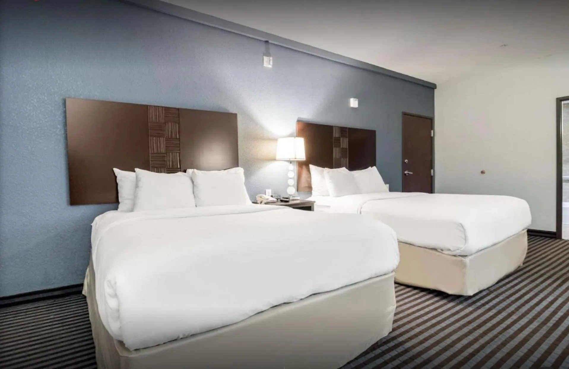 Photo of the whole room, Bed in Motel 6-Mineral Wells, TX